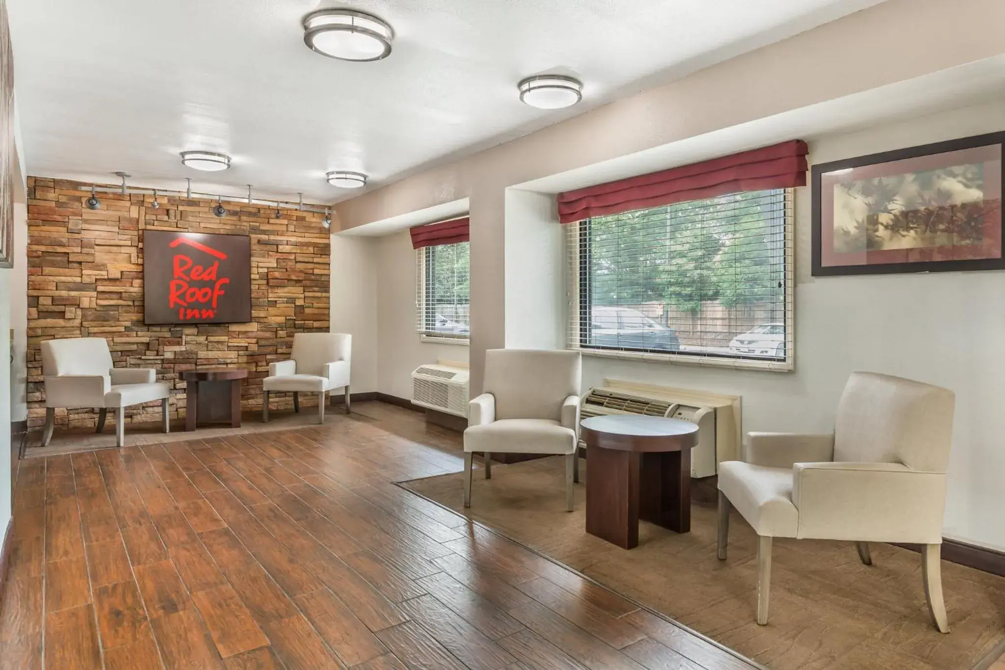 Lobby or reception in Red Roof Inn Durham - Duke Univ Medical Center Lobby or reception in Red Roof Inn Durham - Duke Univ Medical Center