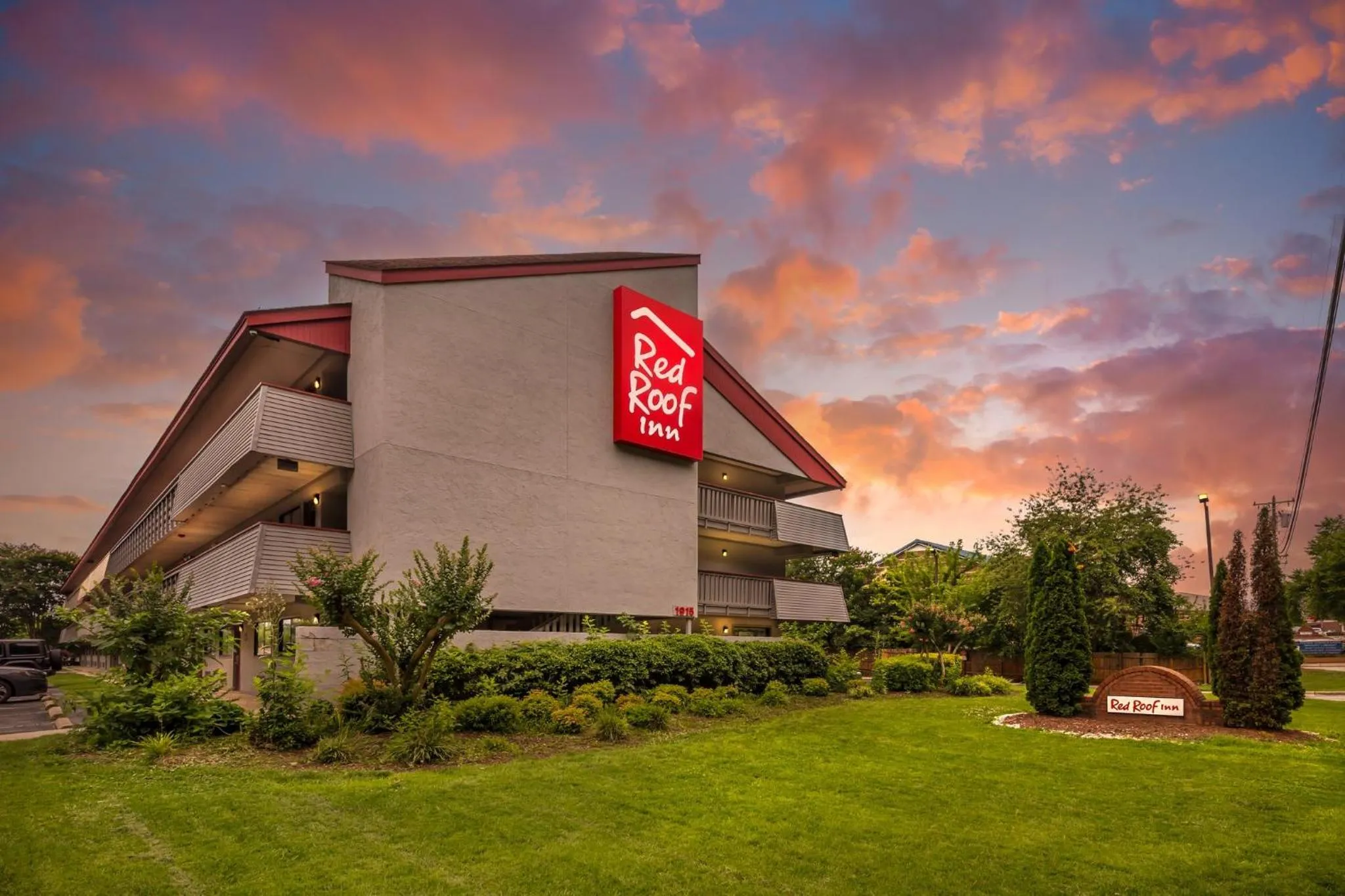 Facade/entrance in Red Roof Inn Durham - Duke Univ Medical Center