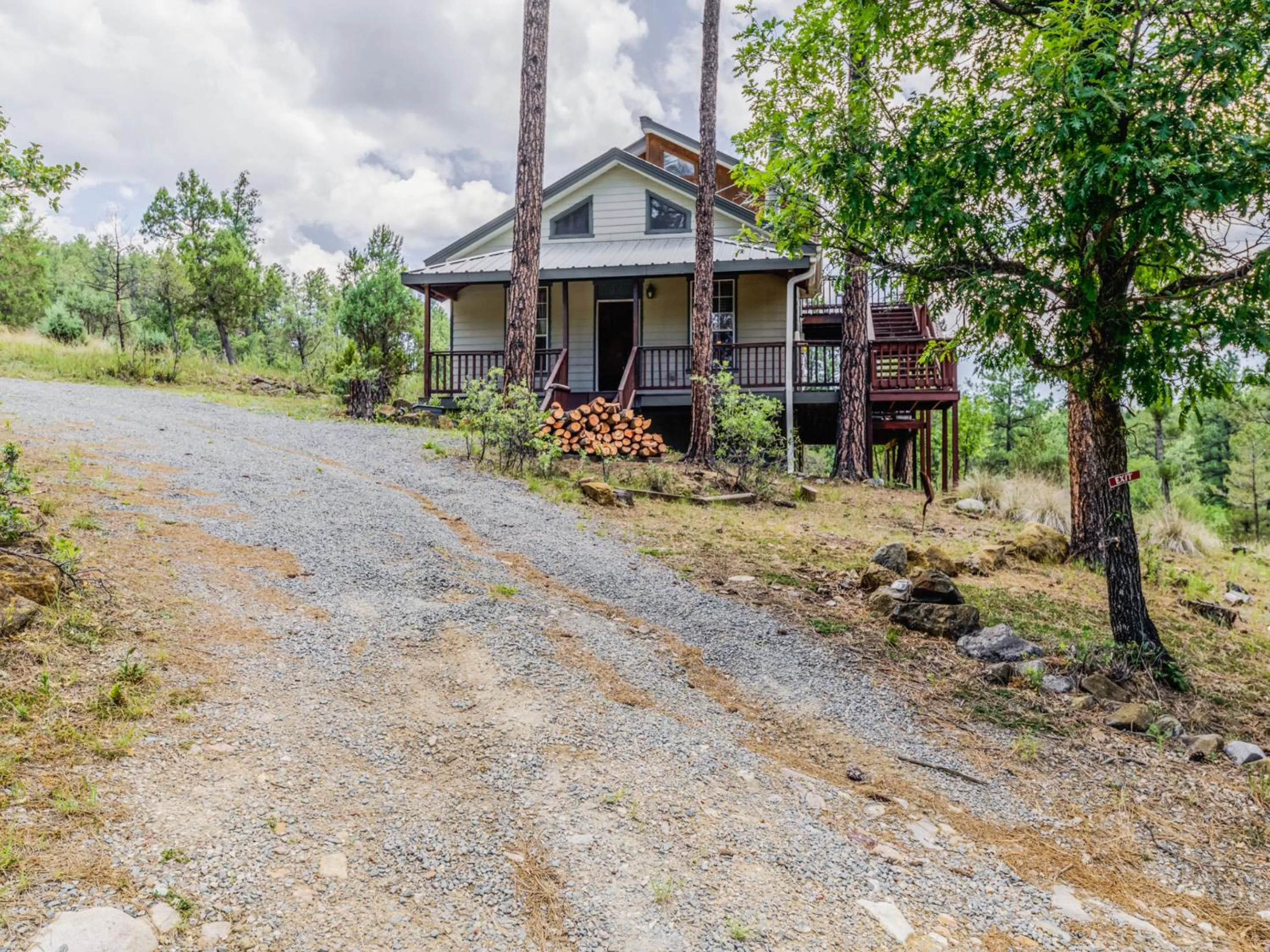 Property building in Hidden Forest Lodge