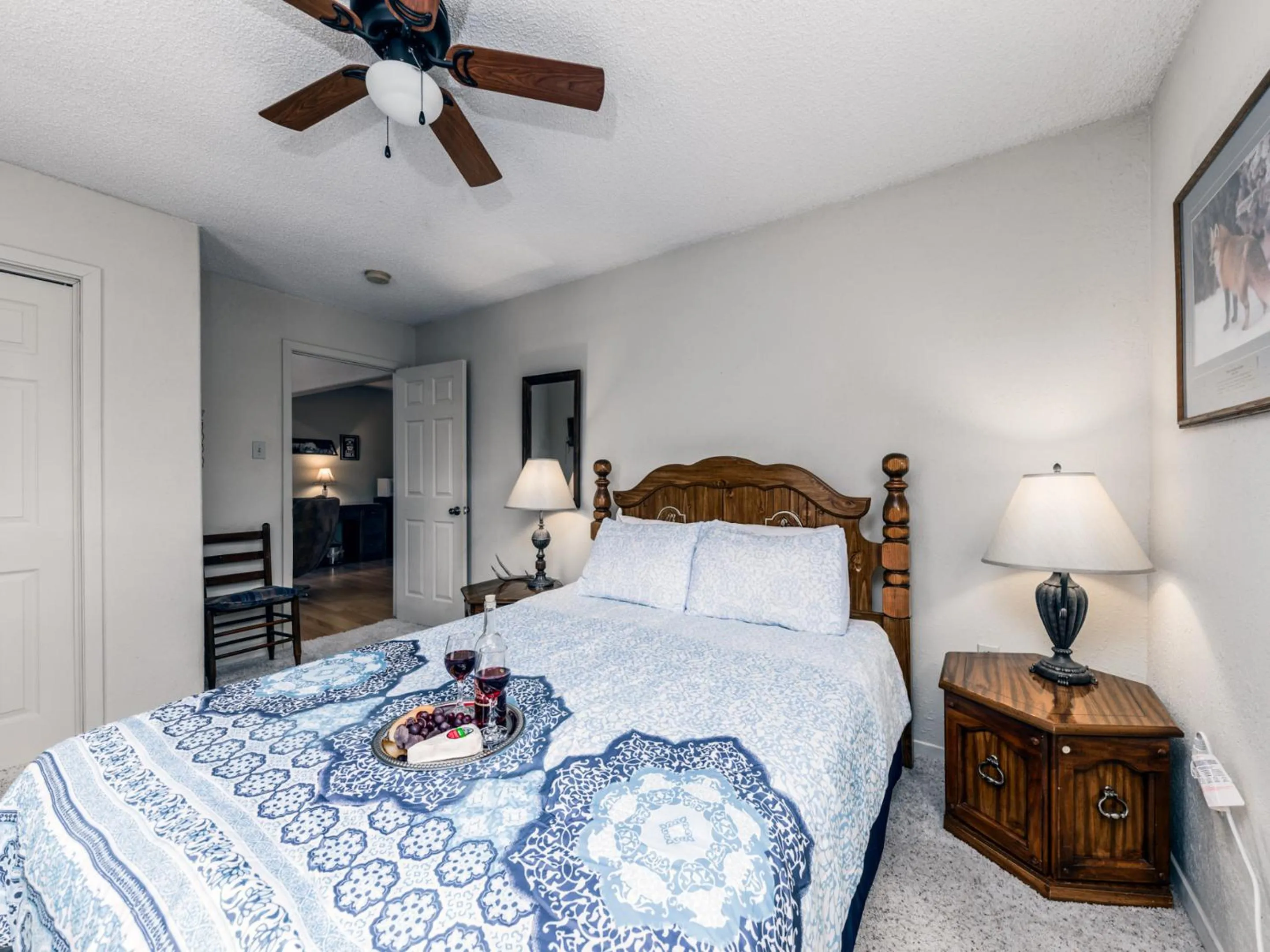 Property building, Bed in Hidden Forest Lodge