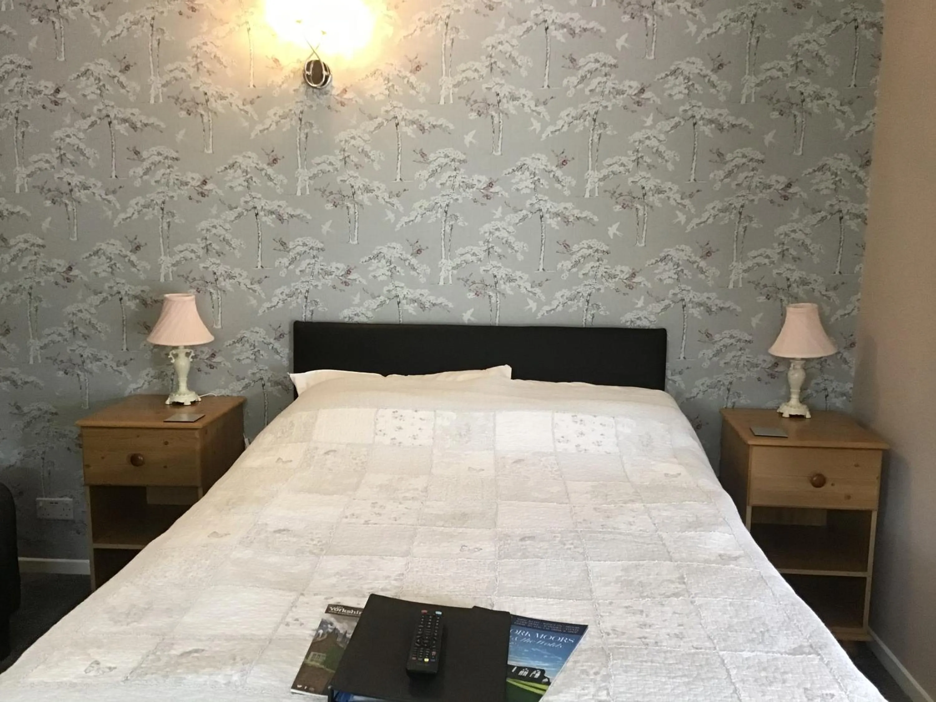 Bedroom, Bed in The New Inn Motel