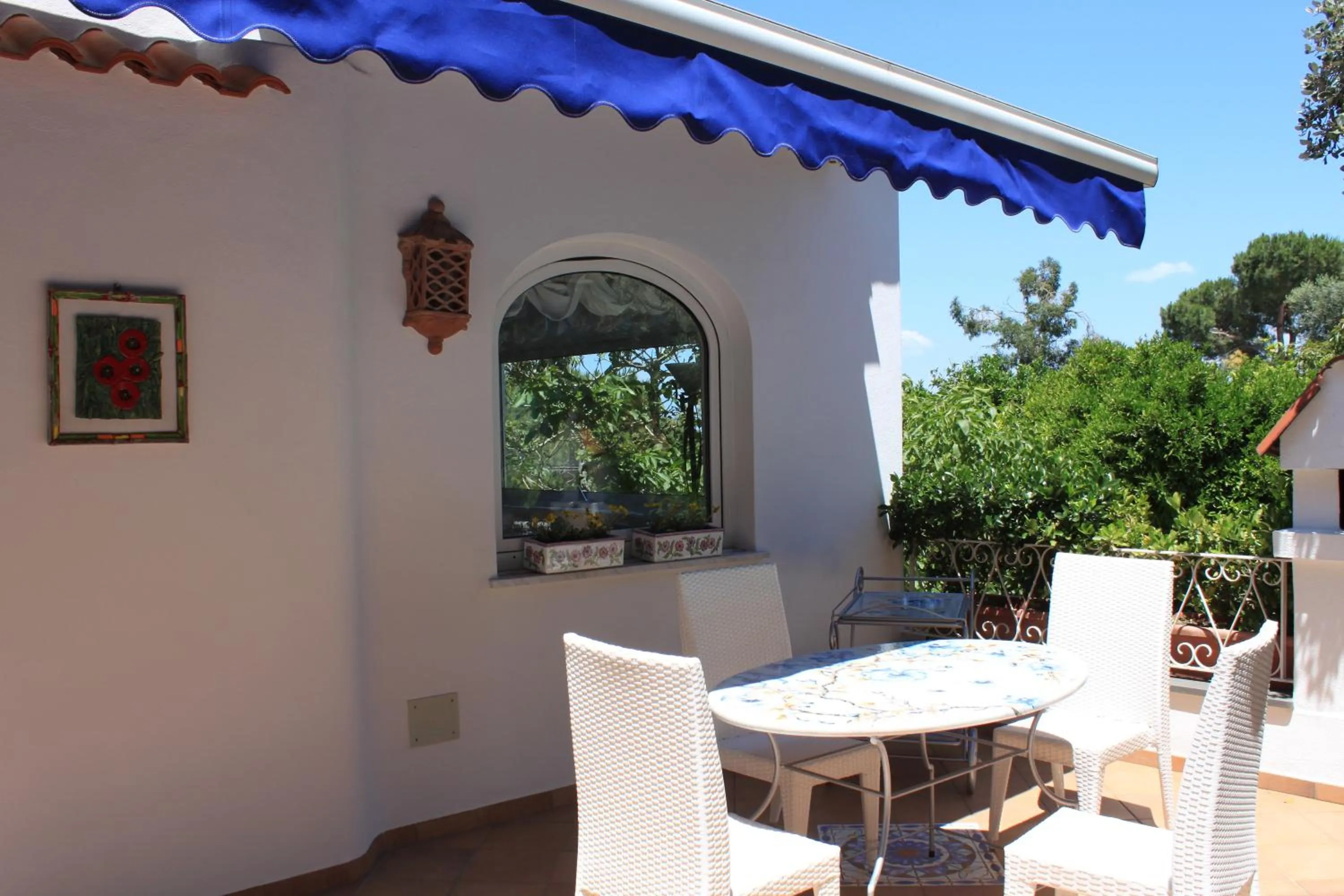 Facade/entrance in Villa Marinella