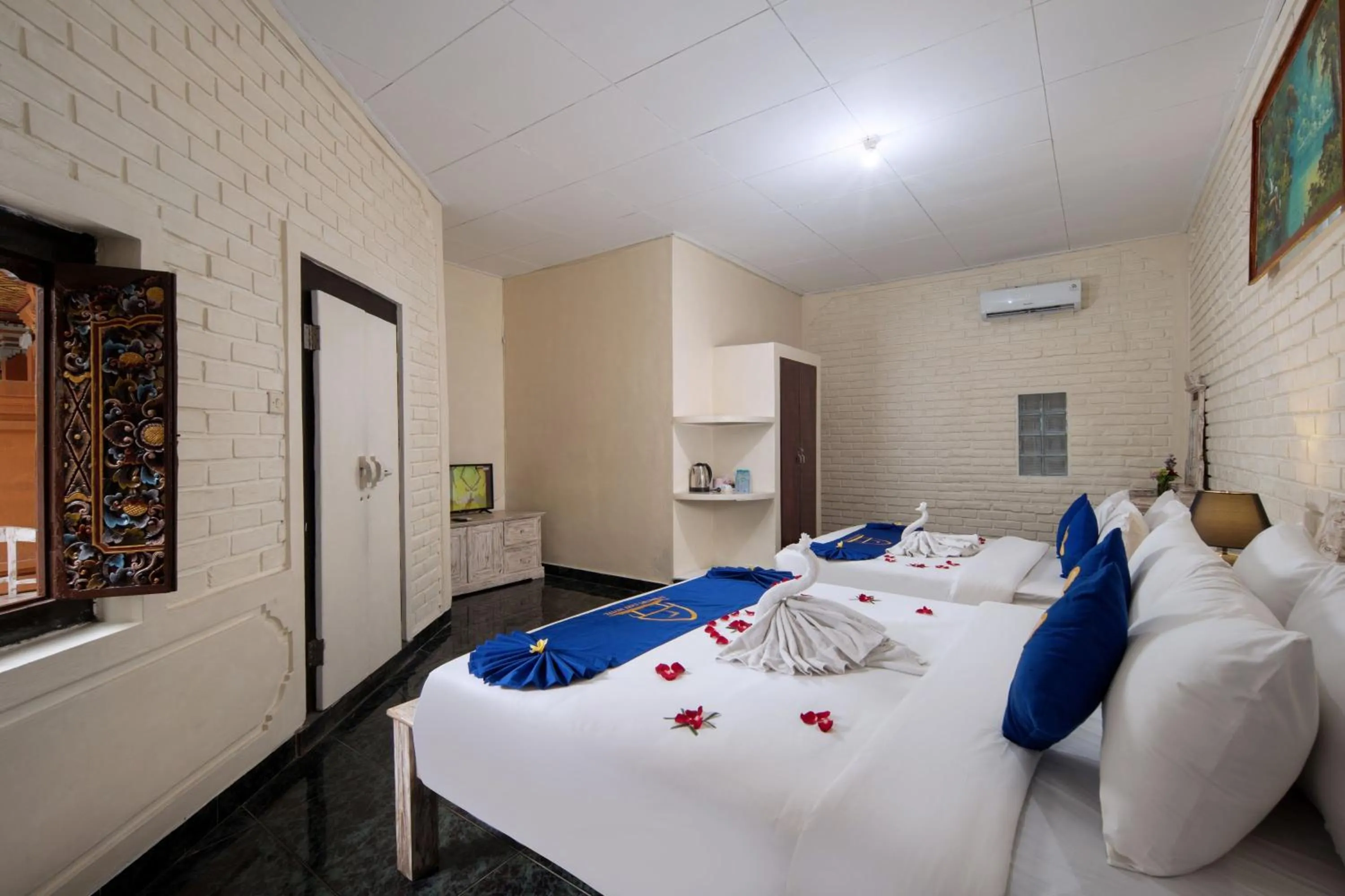 Bedroom, Bed in Lumbung Sari Hotel Legian