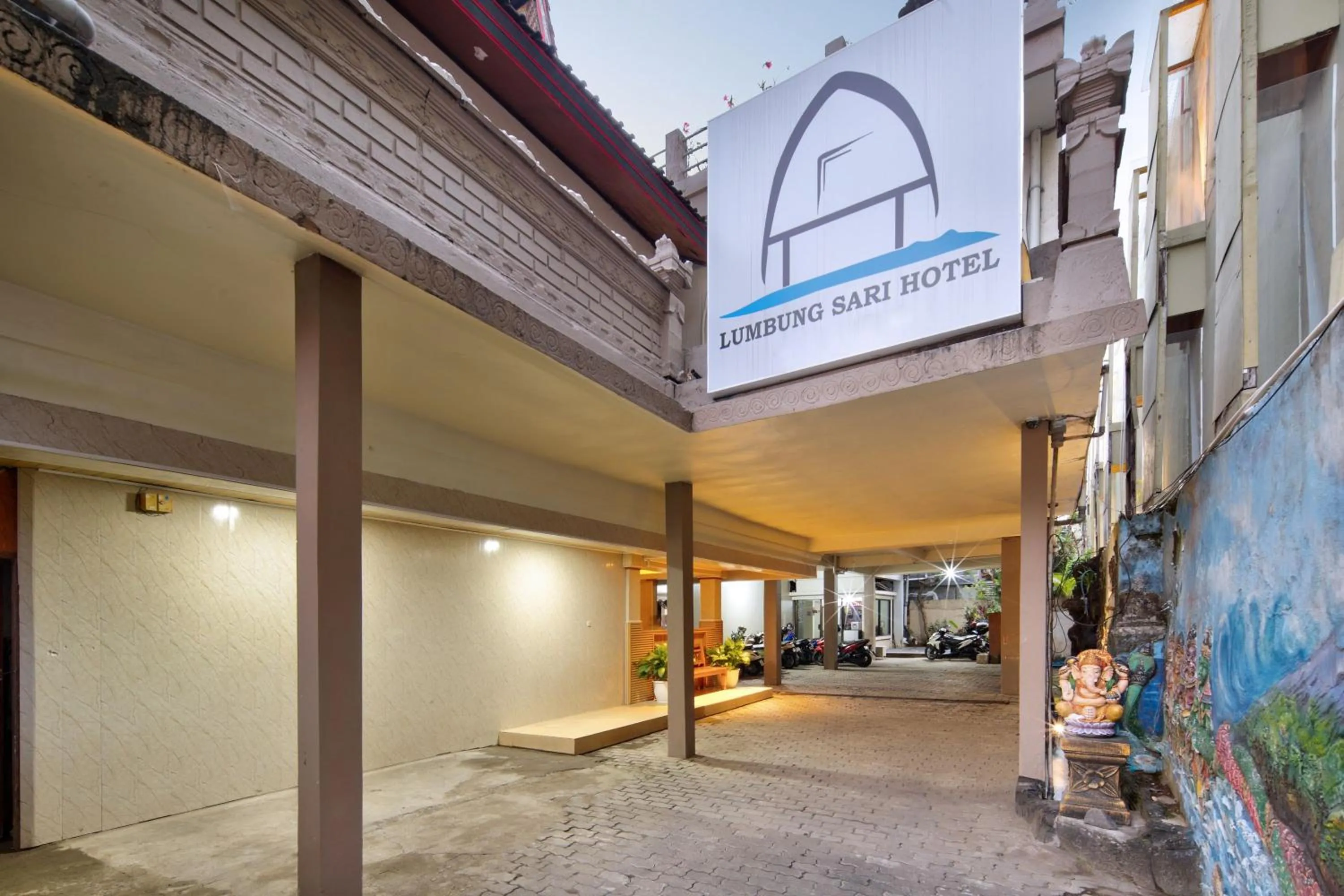 Property building in Lumbung Sari Hotel Legian