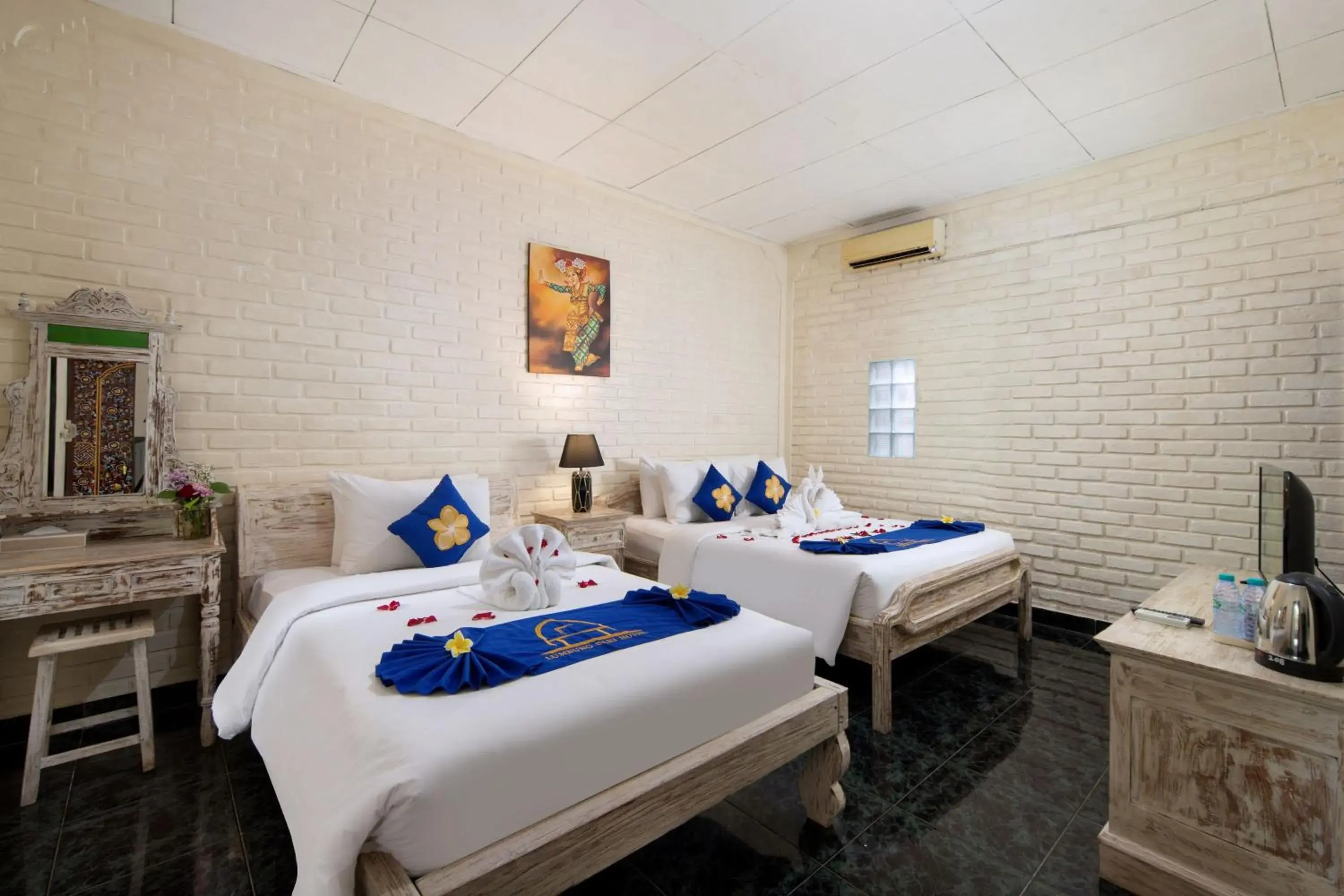 Family Room in Lumbung Sari Hotel Legian Family Room in Lumbung Sari Hotel Legian