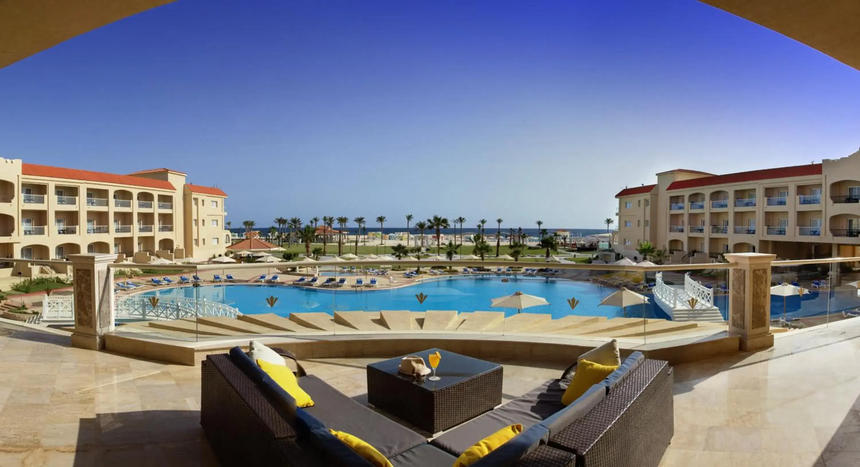Lounge or bar in Rixos Alamein - Full Board Plus Lounge or bar in Rixos Alamein - Full Board Plus