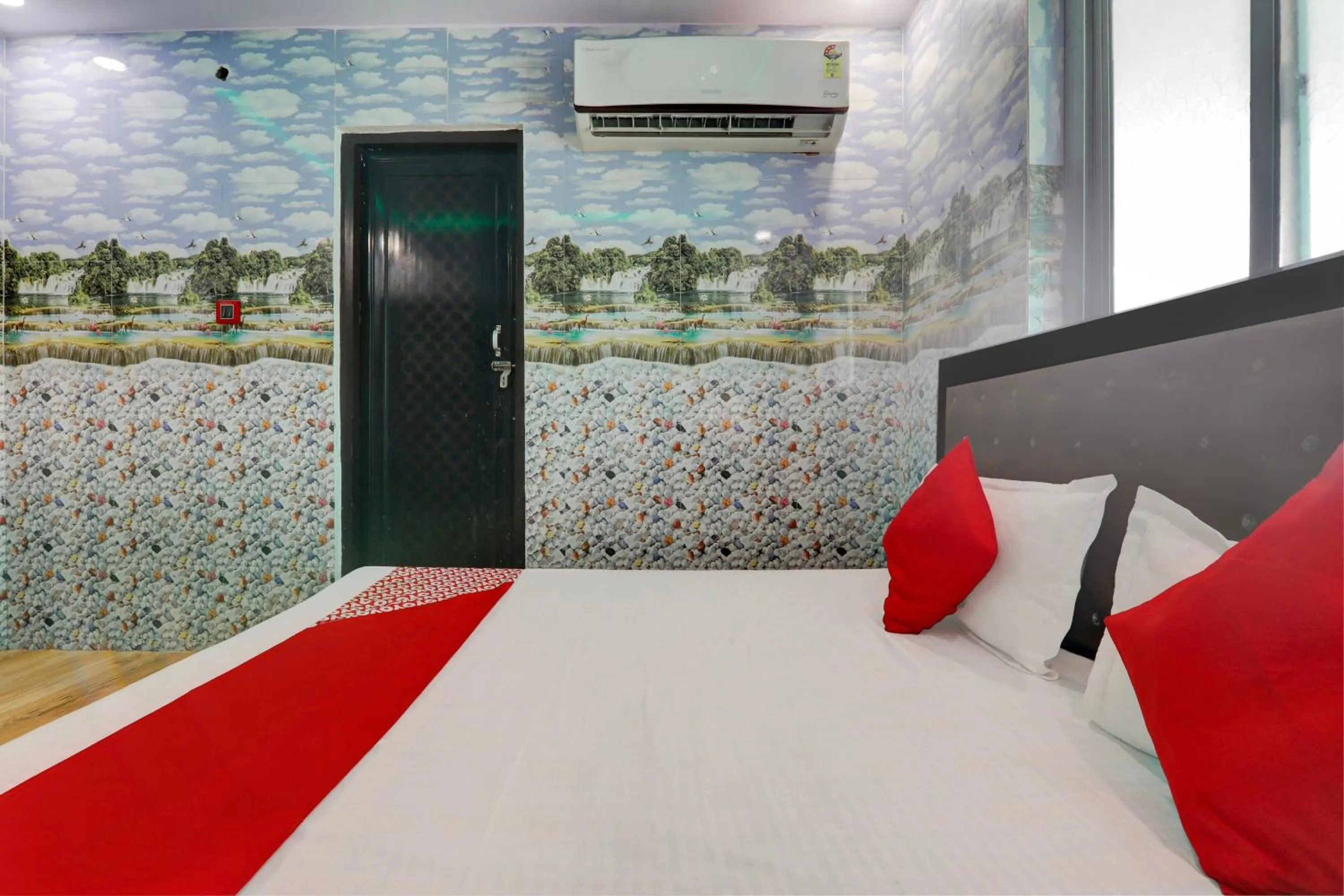 Bedroom, Bed in Hotel O by OYO Diamond Palace