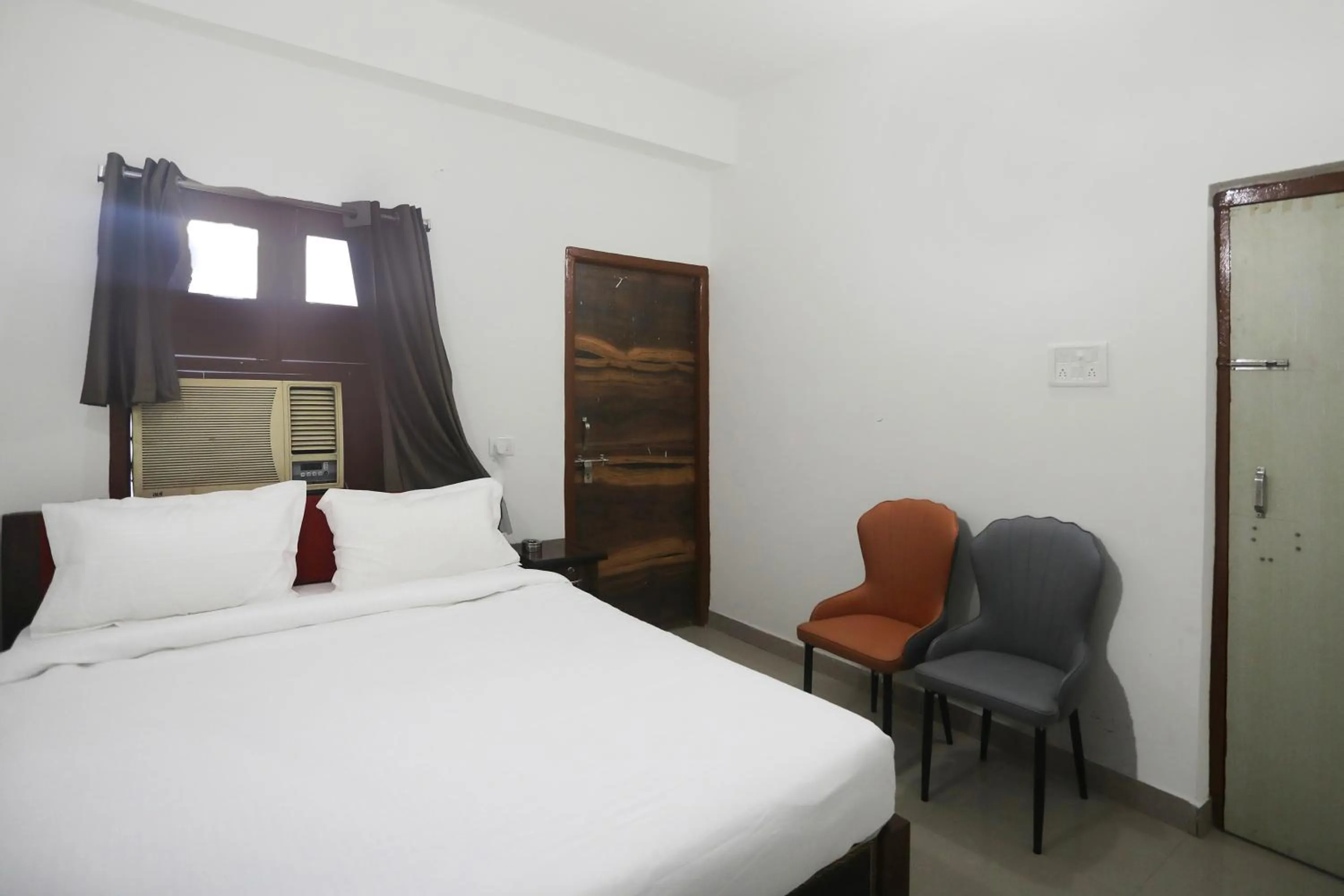 Bedroom, Bed in Hotel O Patliputra View