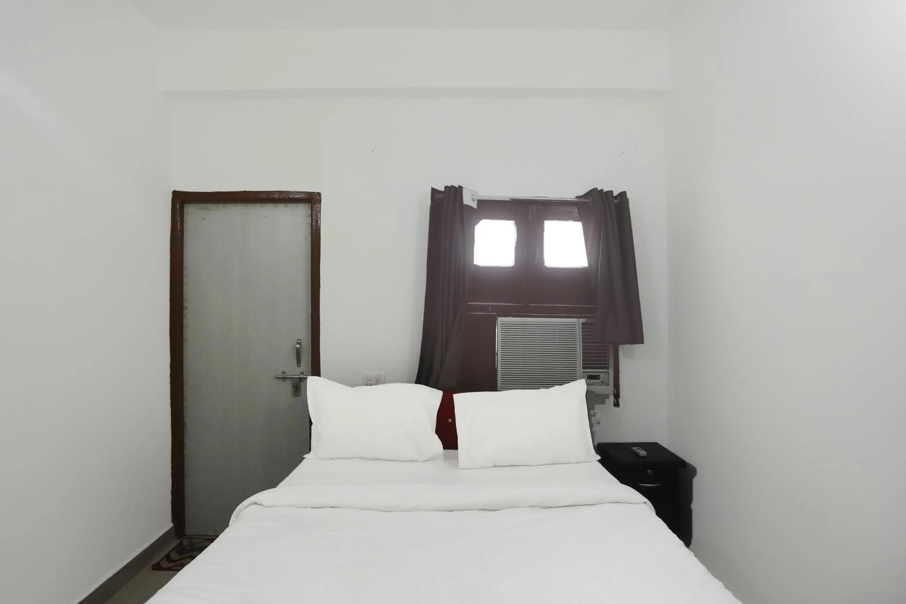 Bedroom, Bed in Hotel O Patliputra View