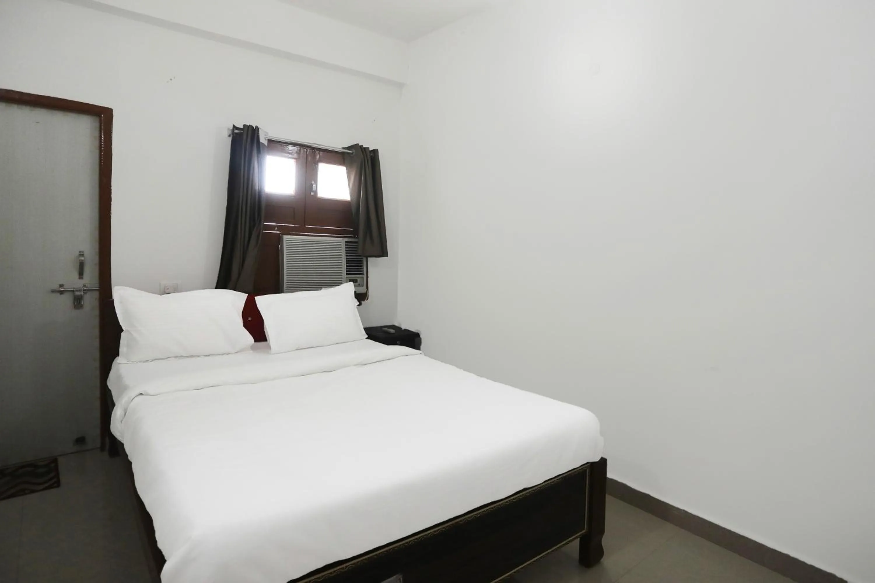 Bedroom, Bed in Hotel O Patliputra View