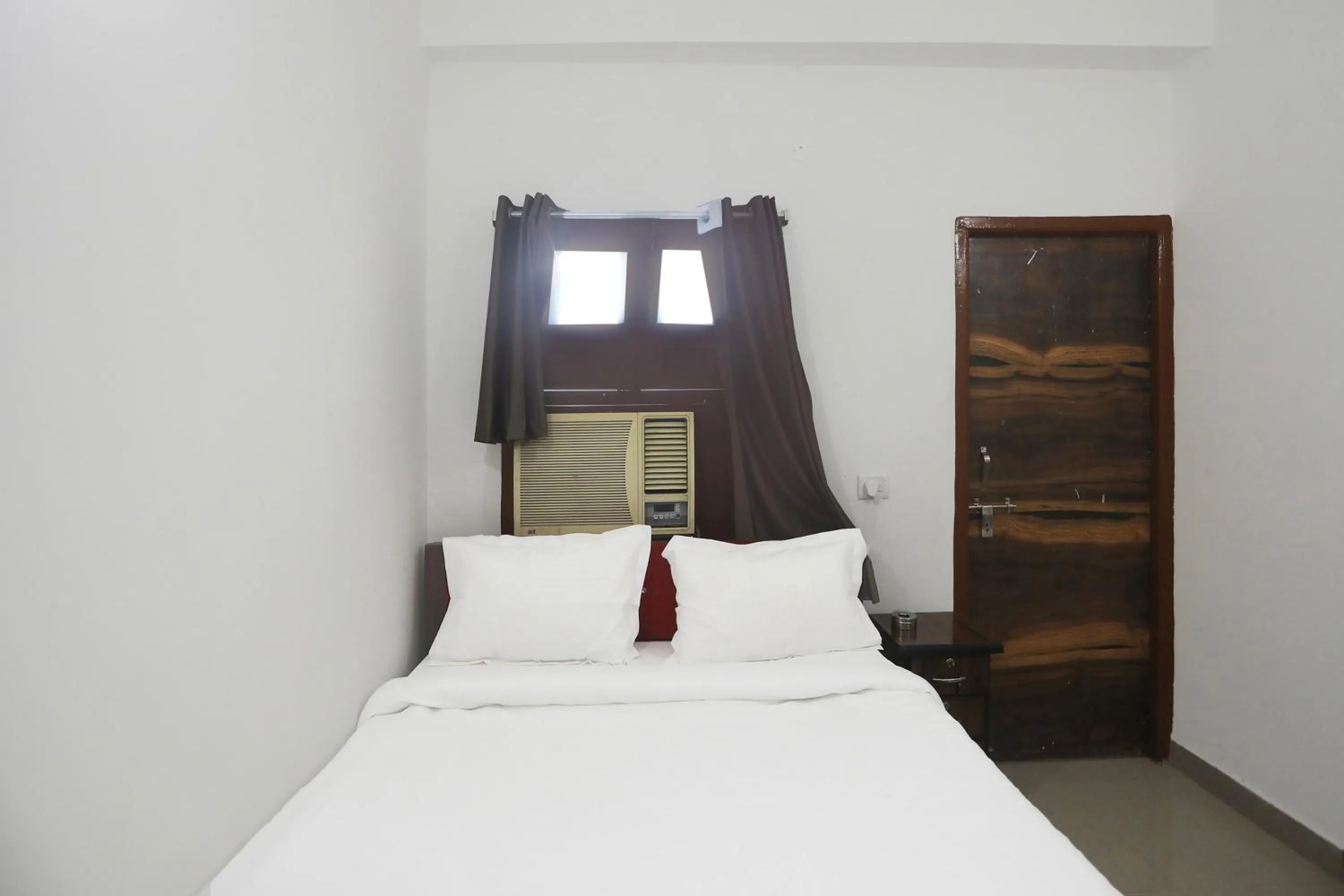 Bedroom, Bed in Hotel O Patliputra View