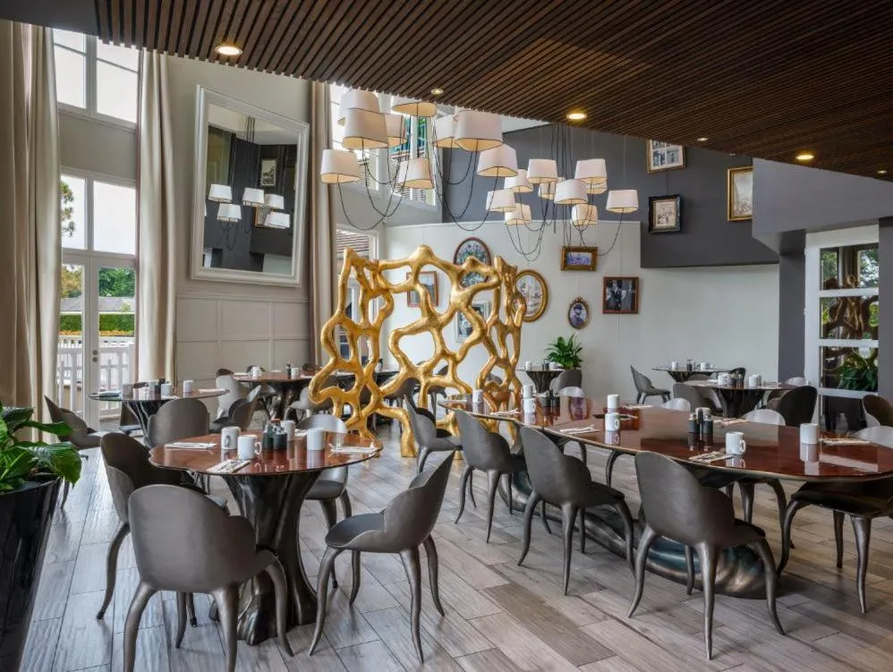 Breakfast in Renaissance Paris Hippodrome de St. Cloud Hotel