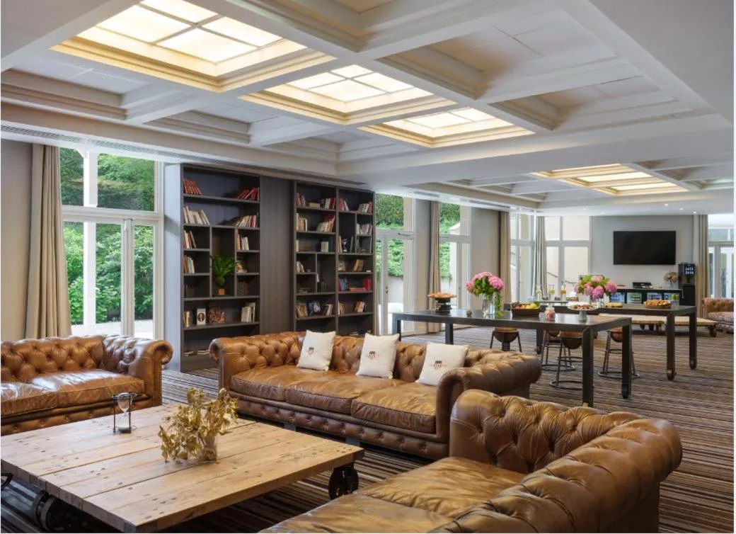 Library in Renaissance Paris Hippodrome de St. Cloud Hotel