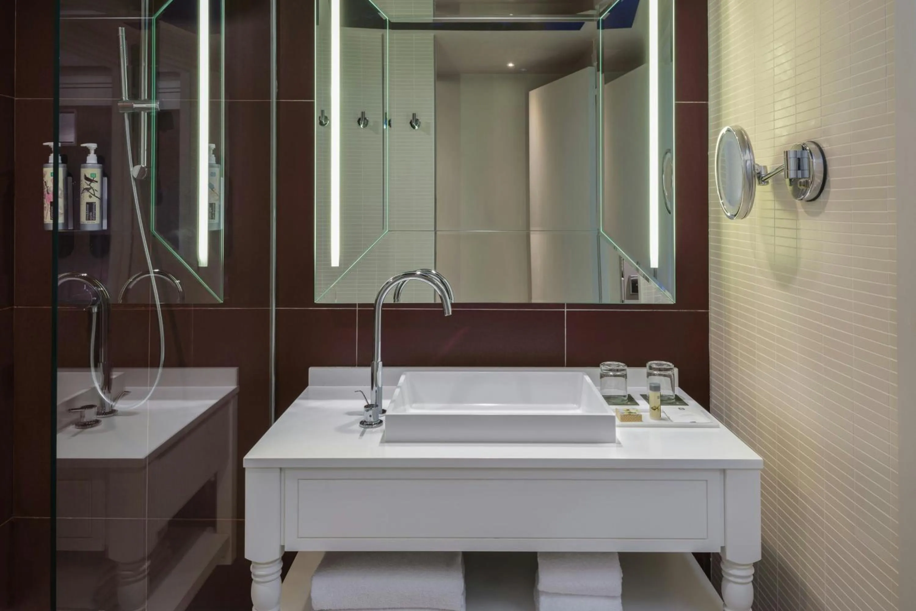 Bathroom in Renaissance Paris Hippodrome de St. Cloud Hotel