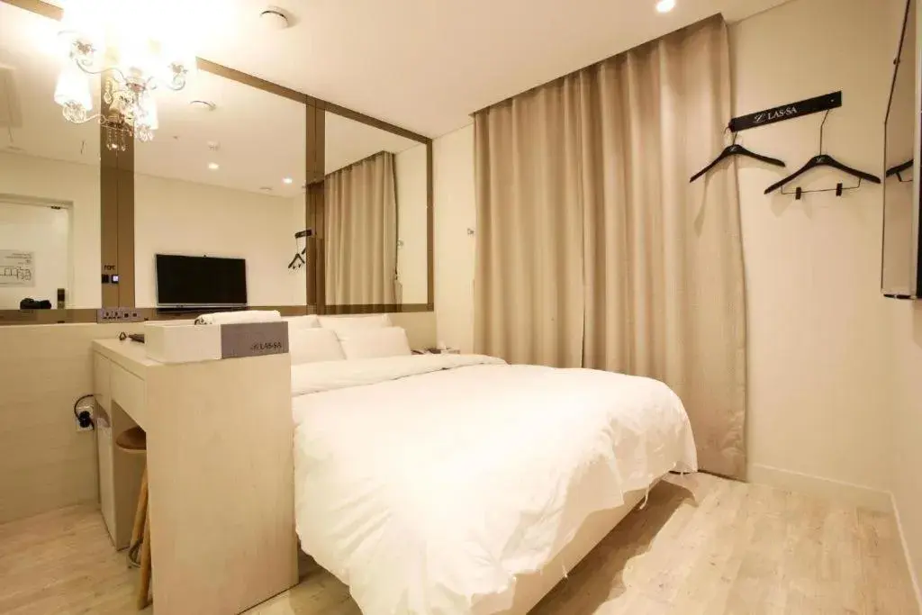 Bed in Hotel Lassa Bed in Hotel Lassa