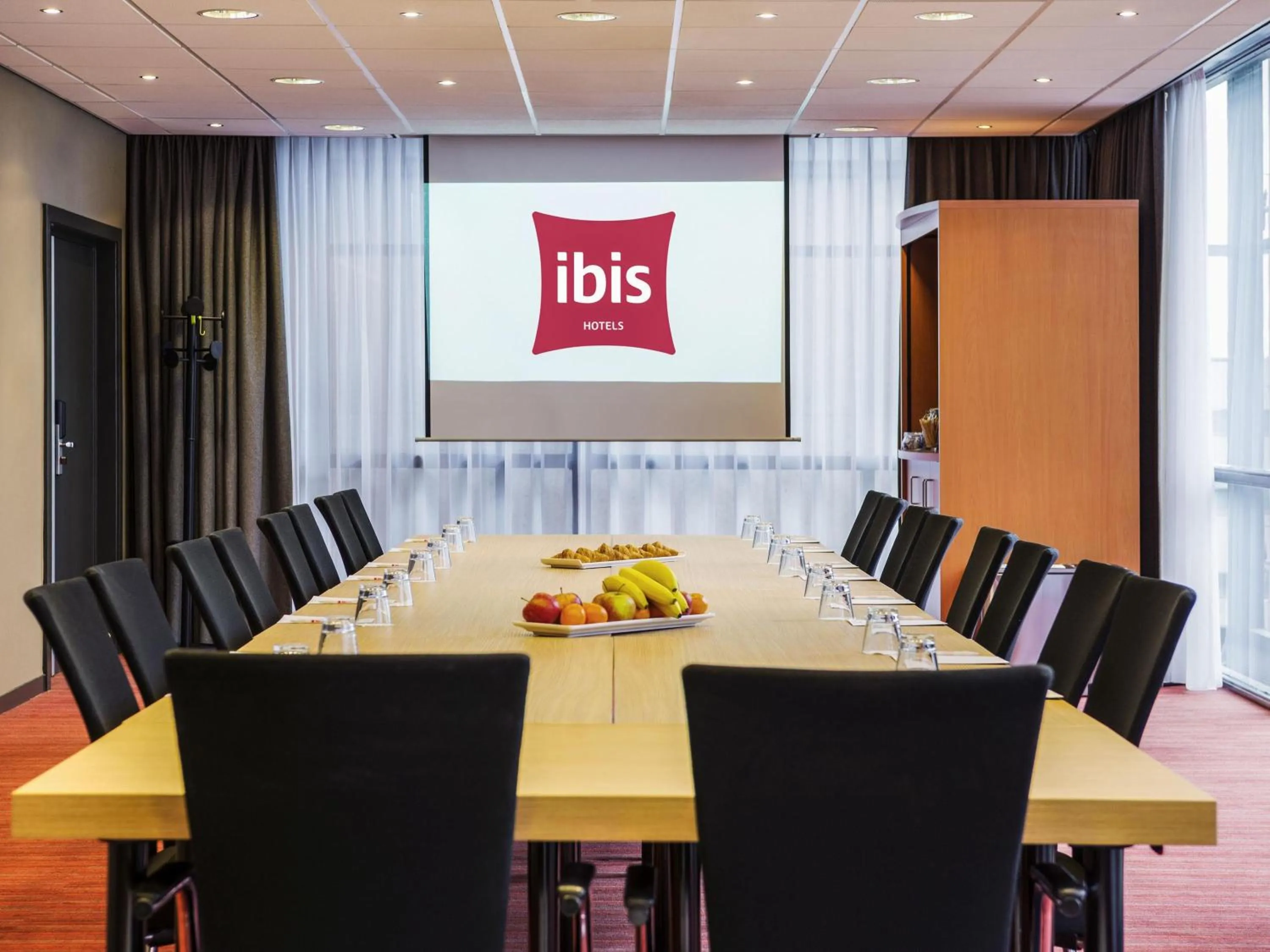 Meeting/conference room in Ibis Schiphol Amsterdam Airport