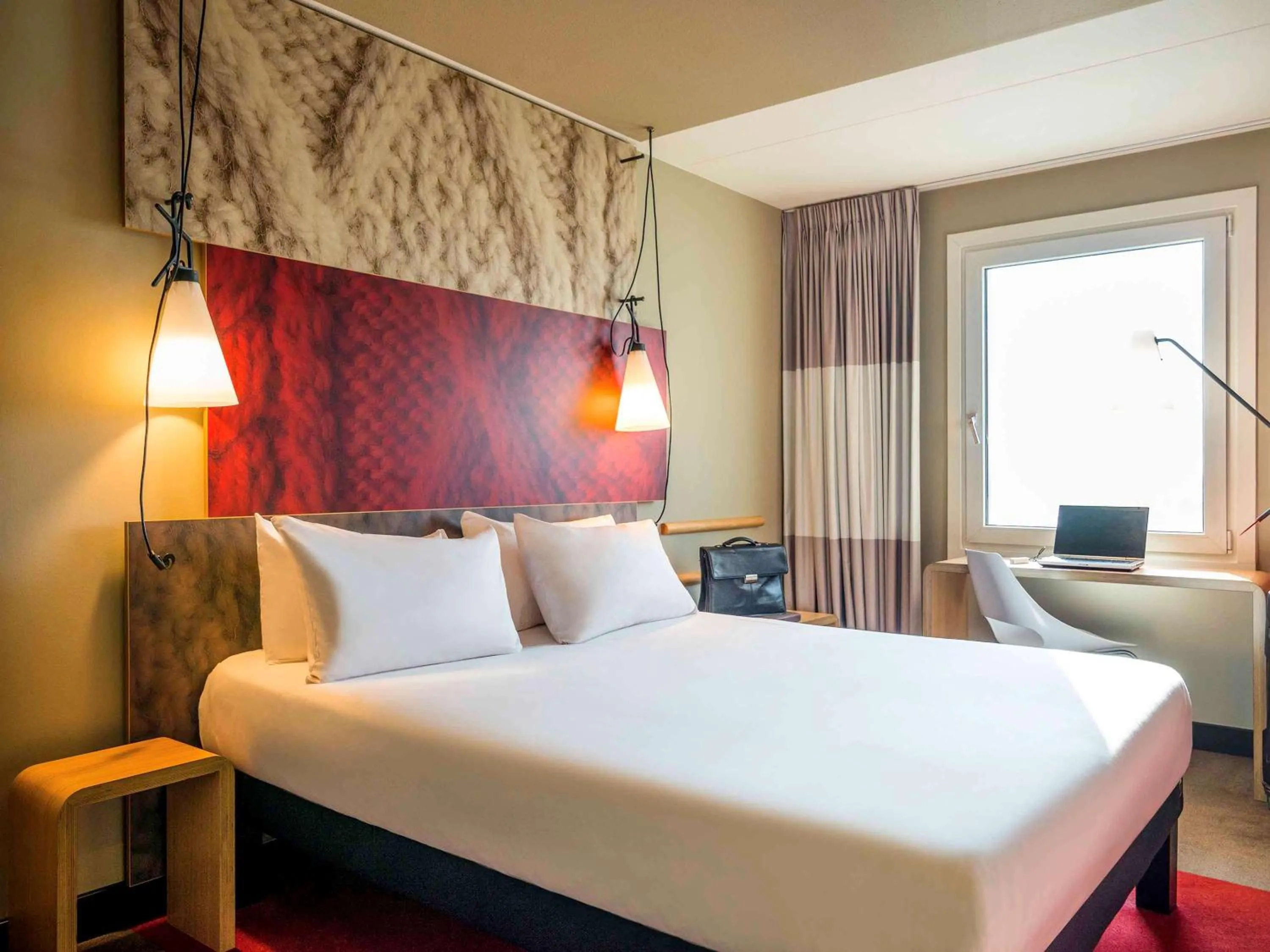 Photo of the whole room, Bed in Ibis Schiphol Amsterdam Airport