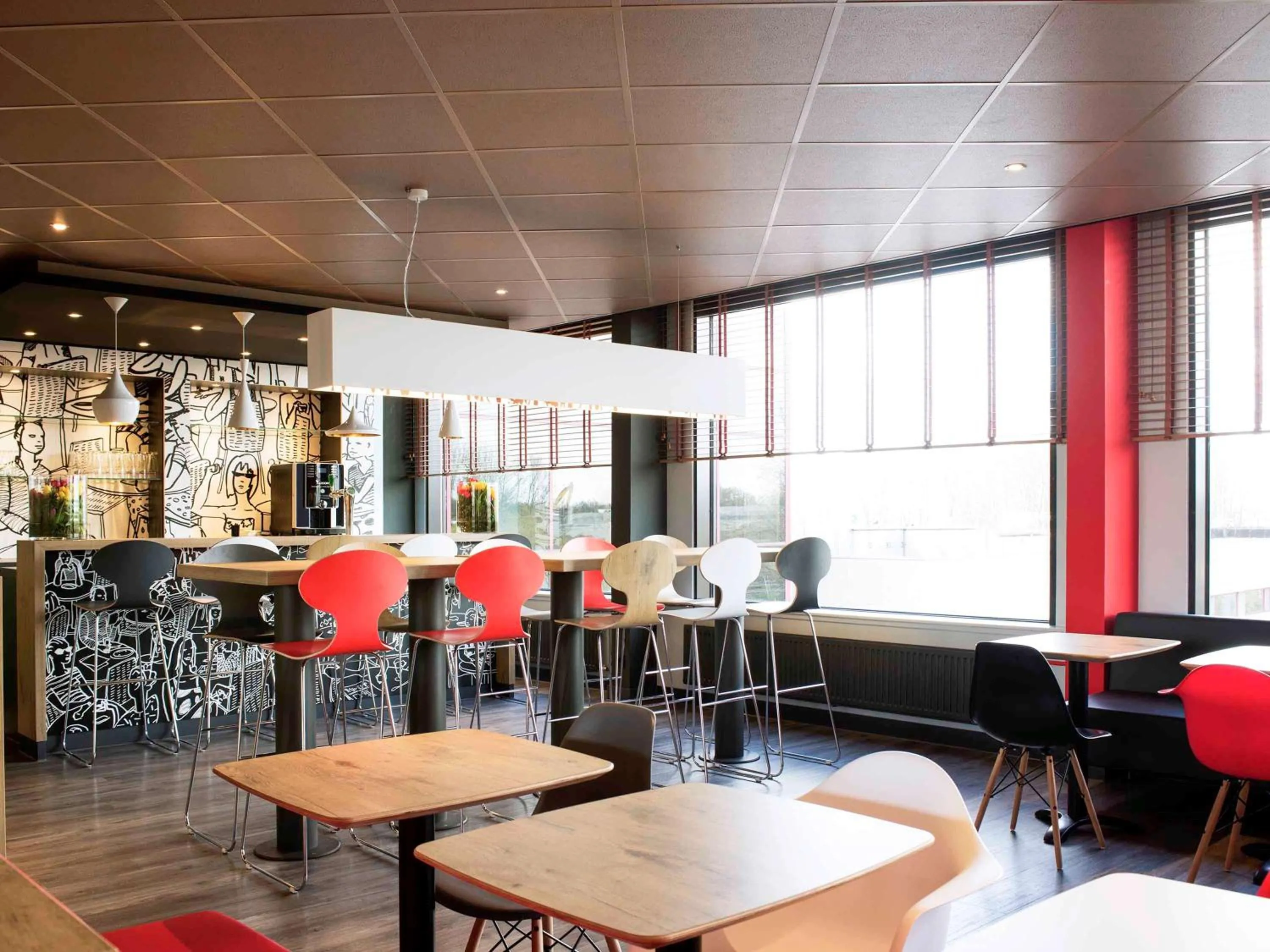 Lounge or bar in Ibis Schiphol Amsterdam Airport