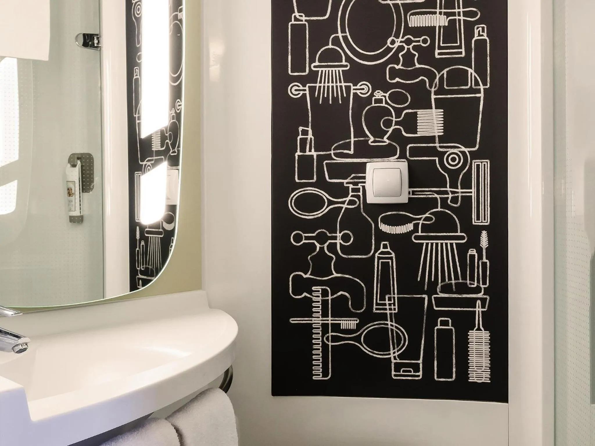 Bedroom in Ibis Schiphol Amsterdam Airport