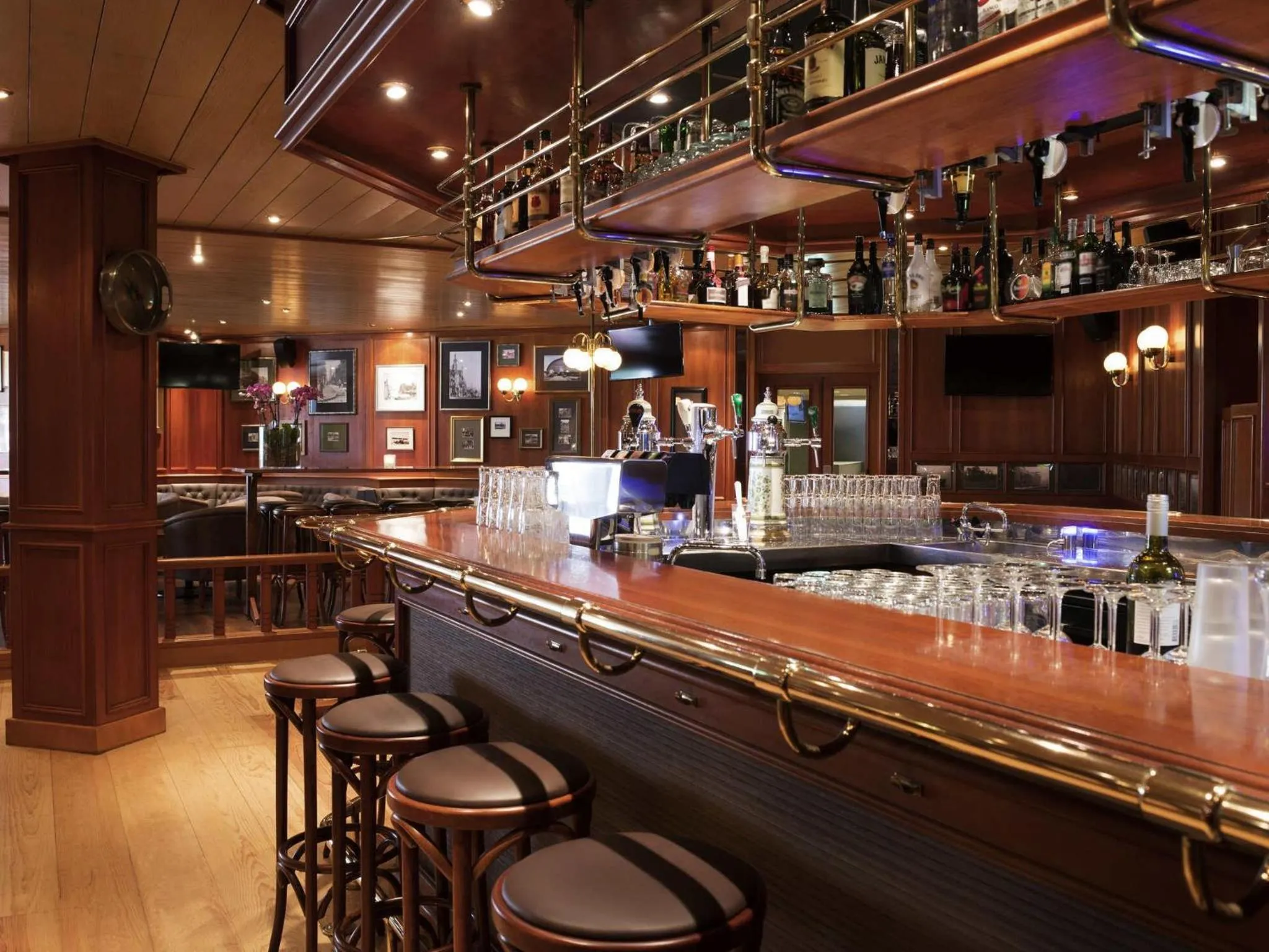 Lounge or bar in Ibis Schiphol Amsterdam Airport