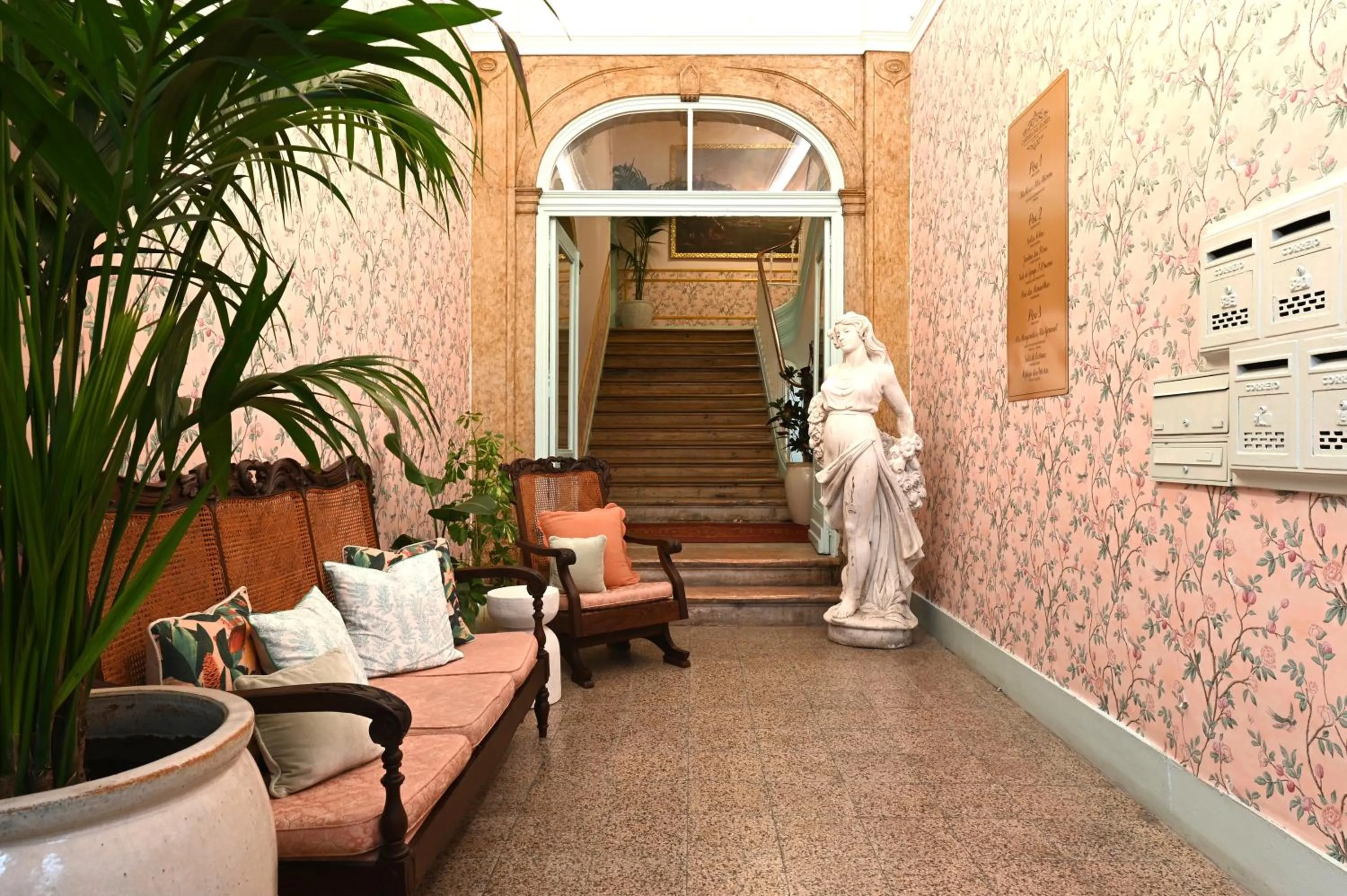 Facade/entrance in Casinha das Flores