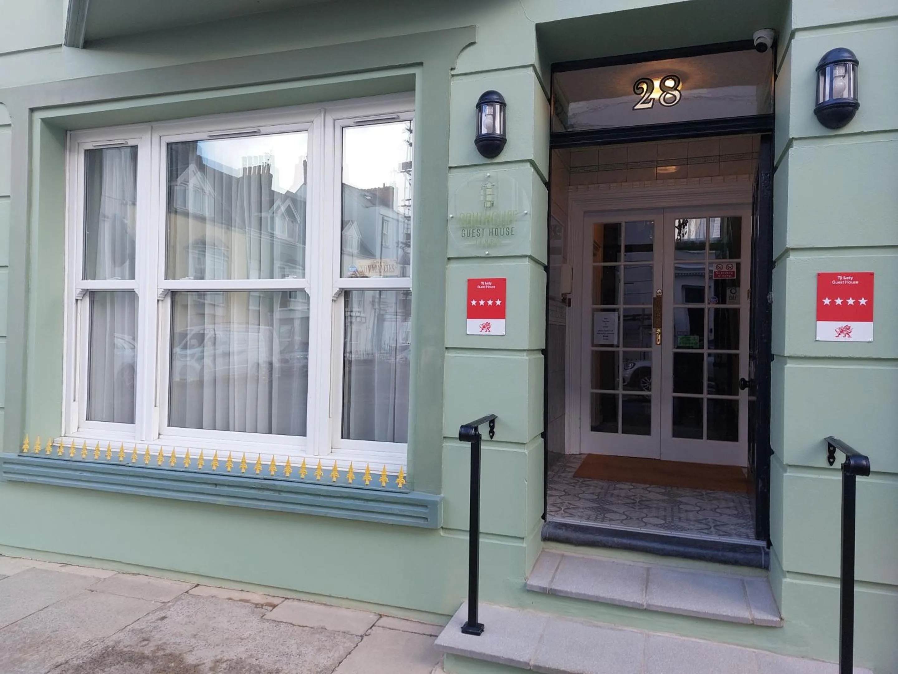 Property building in Southcliff Guest House