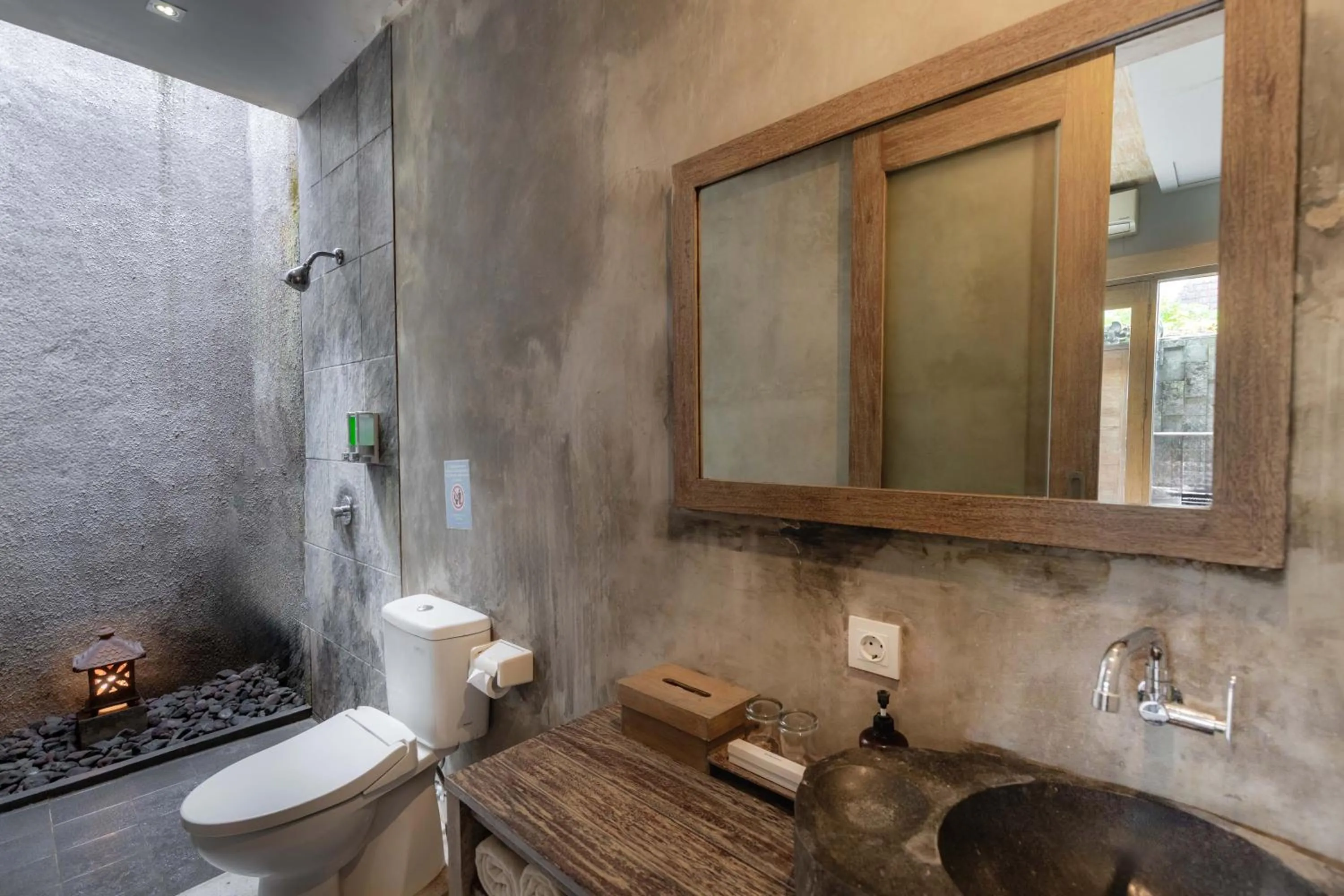 Shower in ME Villa Kayu Tulang