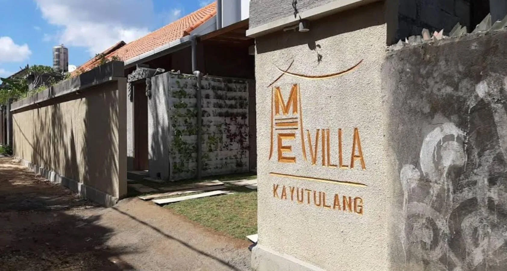 Property building in ME Villa Kayu Tulang