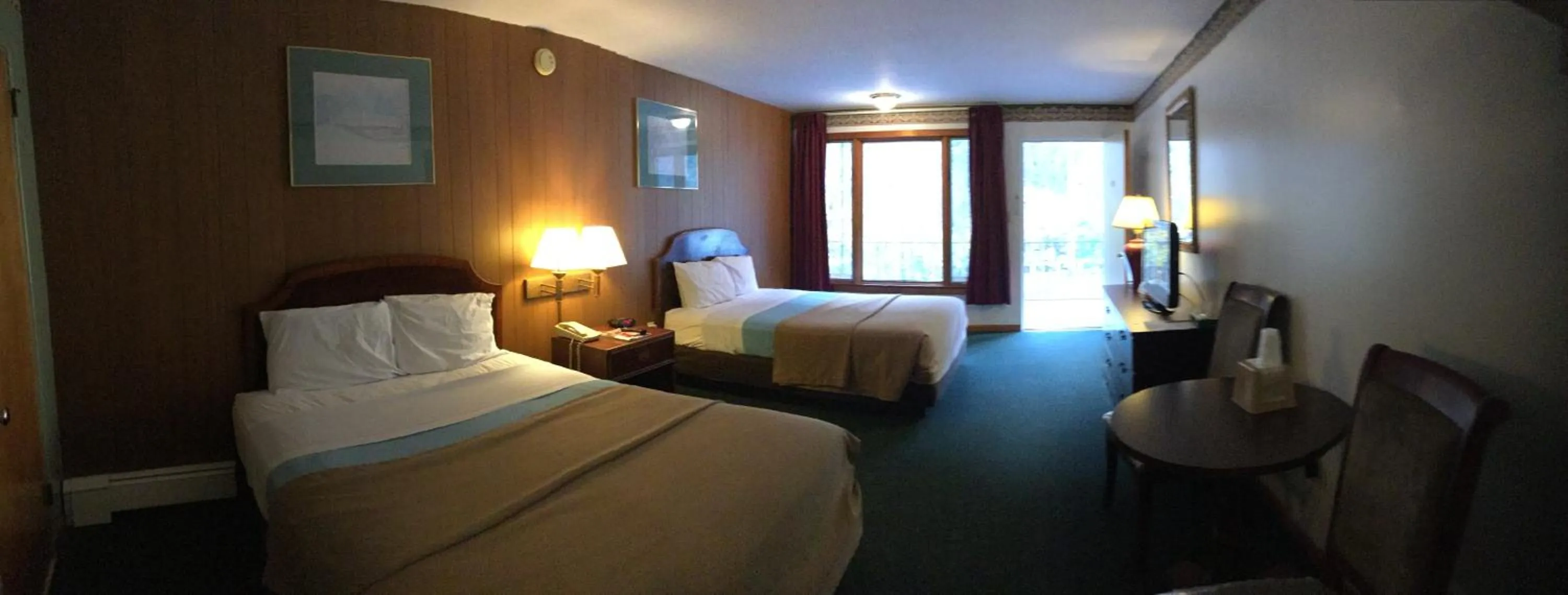 Bedroom, Bed in Mahoning Inn