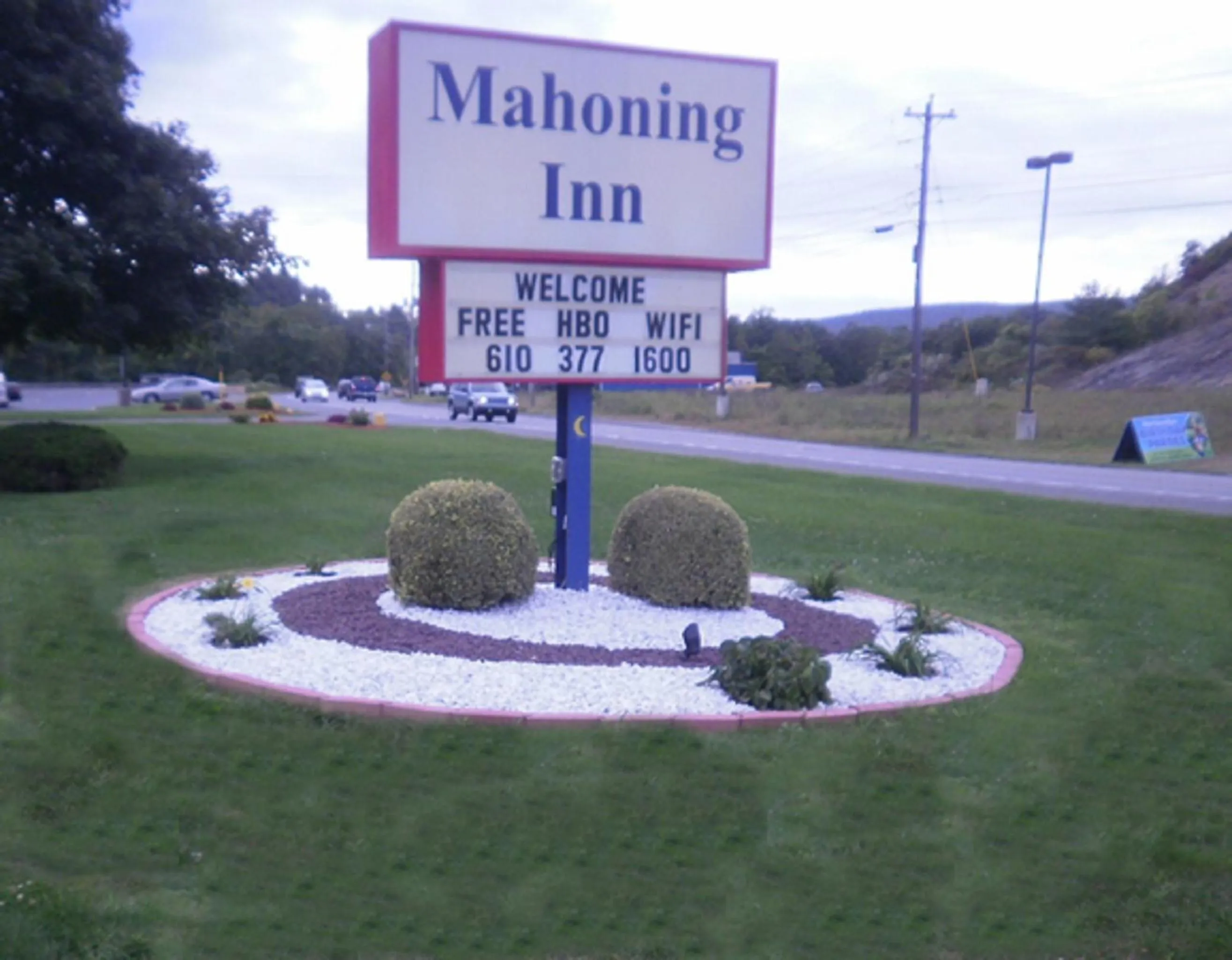 Property logo or sign in Mahoning Inn