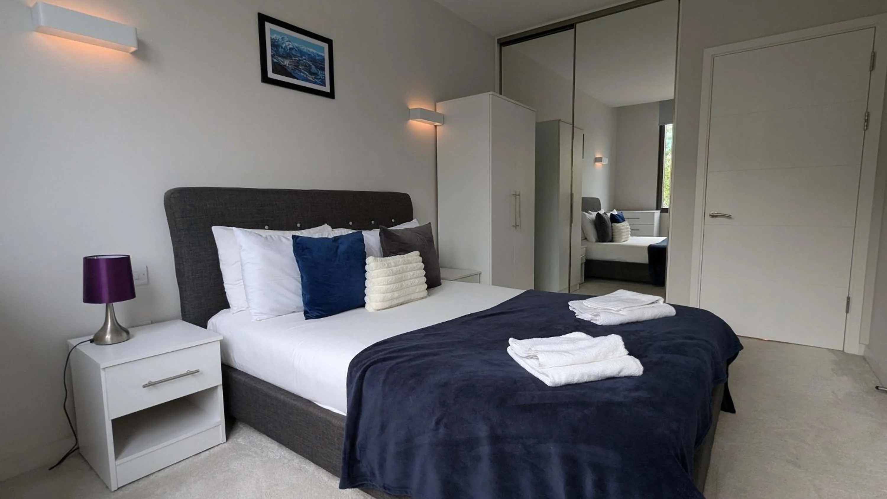 Modern 1 Bed Apt Bracknell- with parking