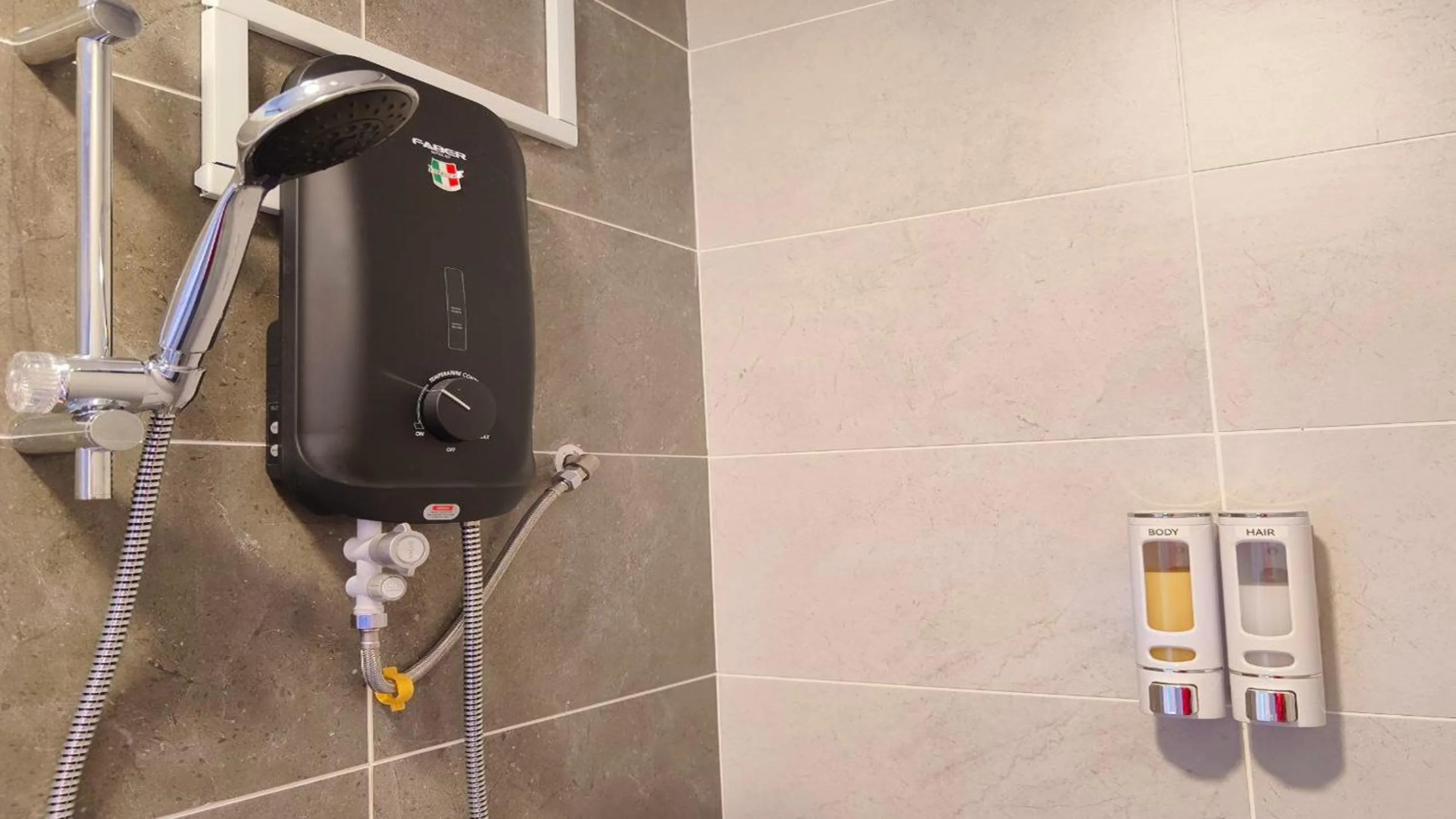 Shower in Twin Tower Johor Bahru by Glex