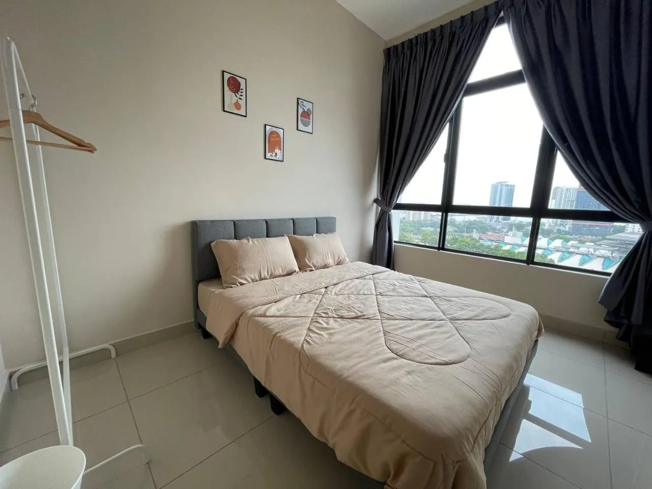 Photo of the whole room, Bed in Twin Tower Johor Bahru by Glex