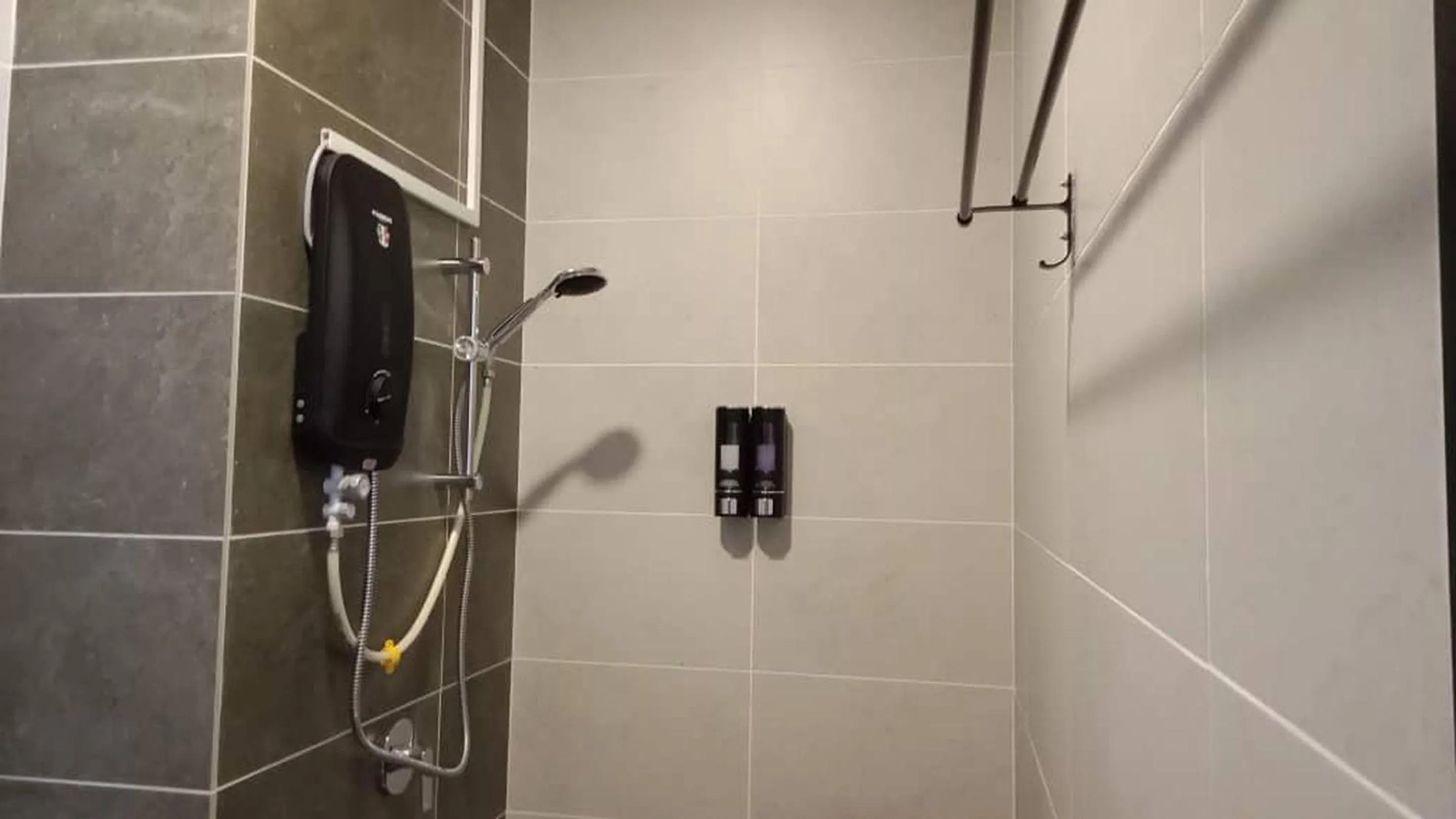 Shower in Twin Tower Johor Bahru by Glex