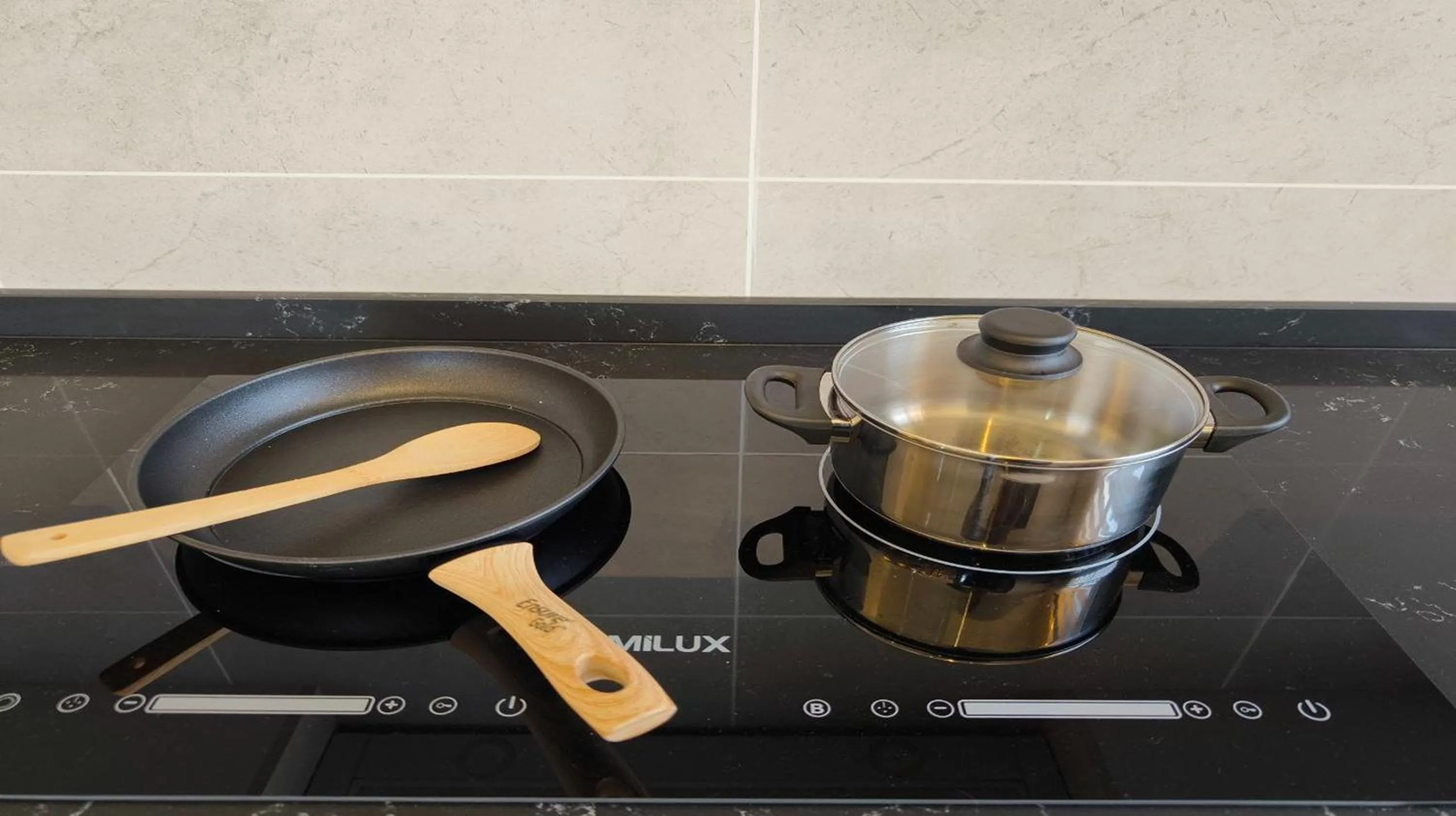 Kitchen or kitchenette in Twin Tower Johor Bahru by Glex