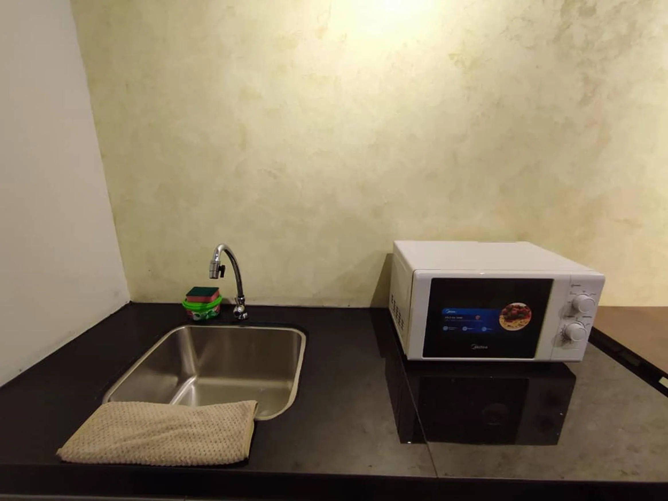 Bathroom in Twin Tower Johor Bahru by Glex