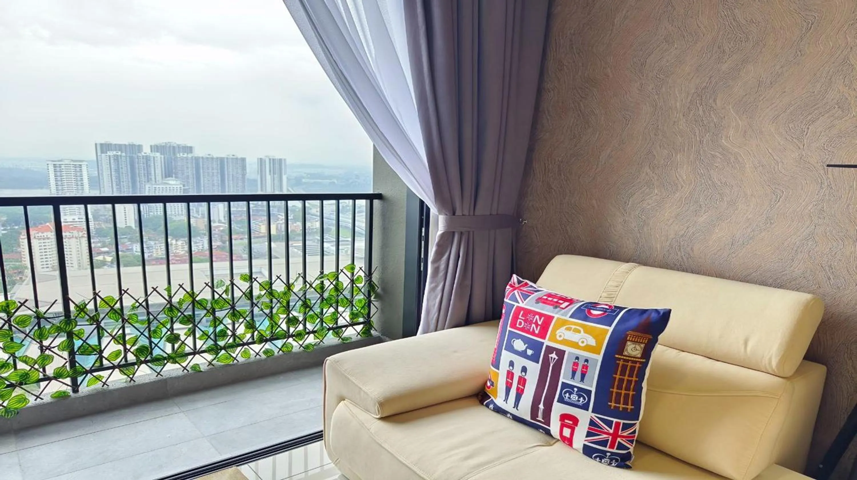 Balcony/Terrace in Twin Tower Johor Bahru by Glex