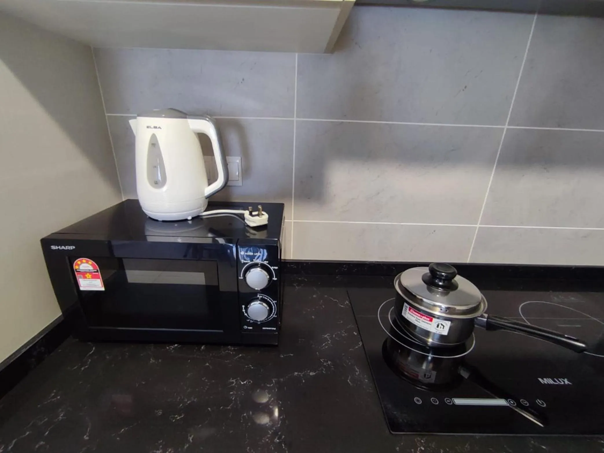 Kitchen or kitchenette in Twin Tower Johor Bahru by Glex