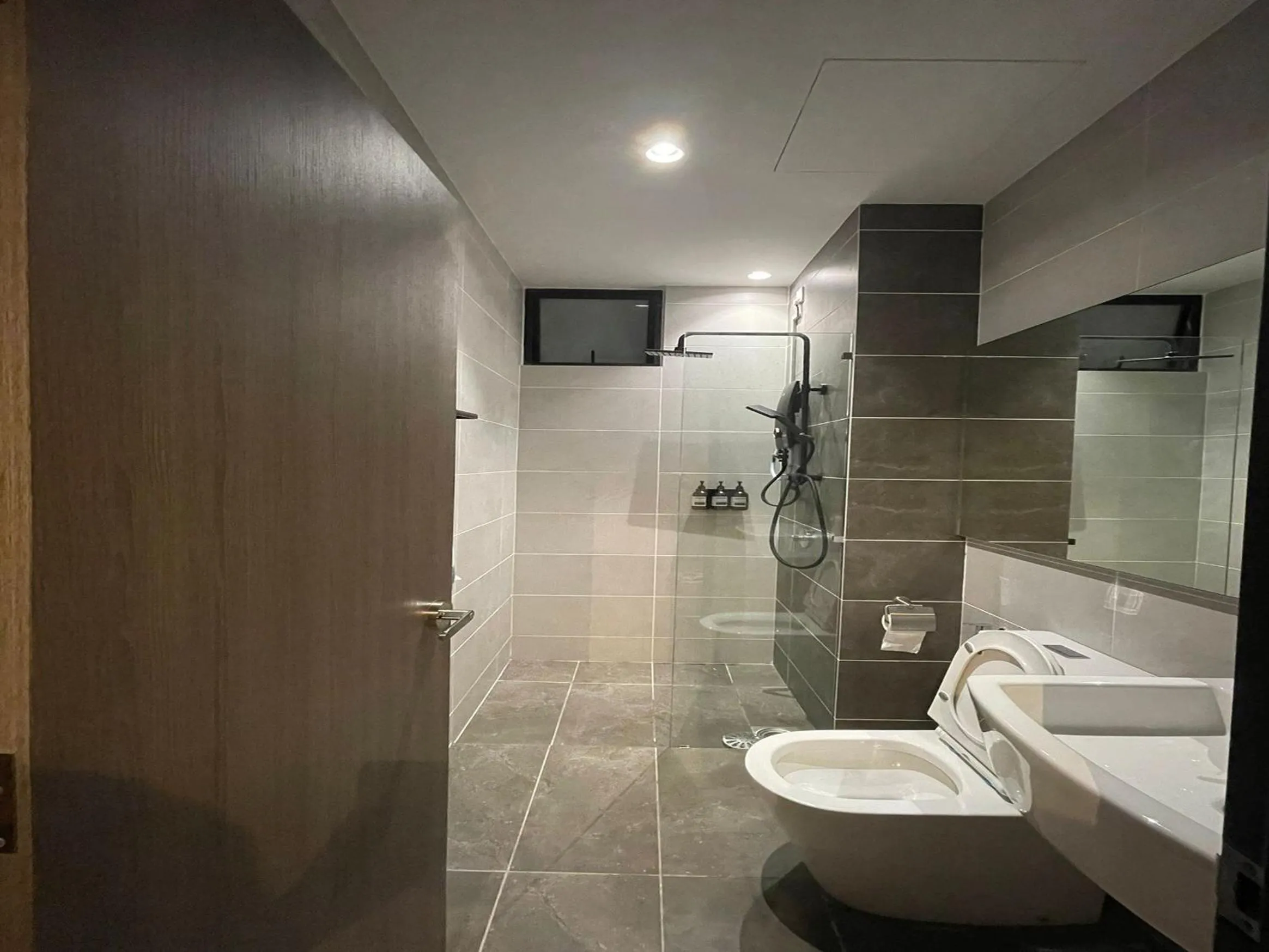 Toilet in Twin Tower Johor Bahru by Glex