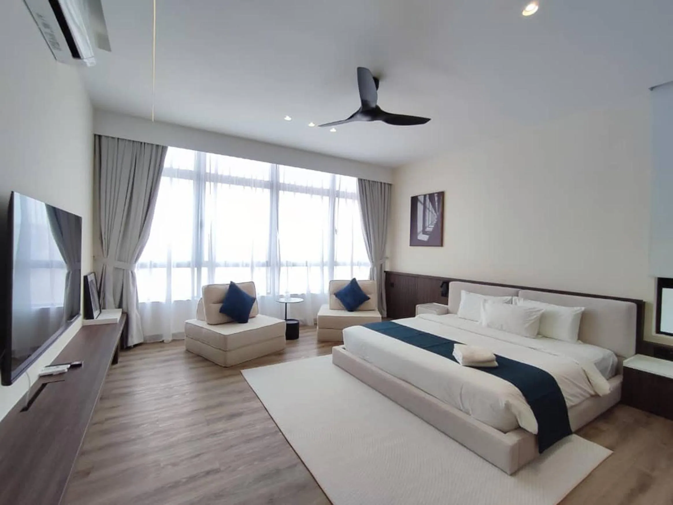Photo of the whole room, Bed in Twin Tower Johor Bahru by Glex