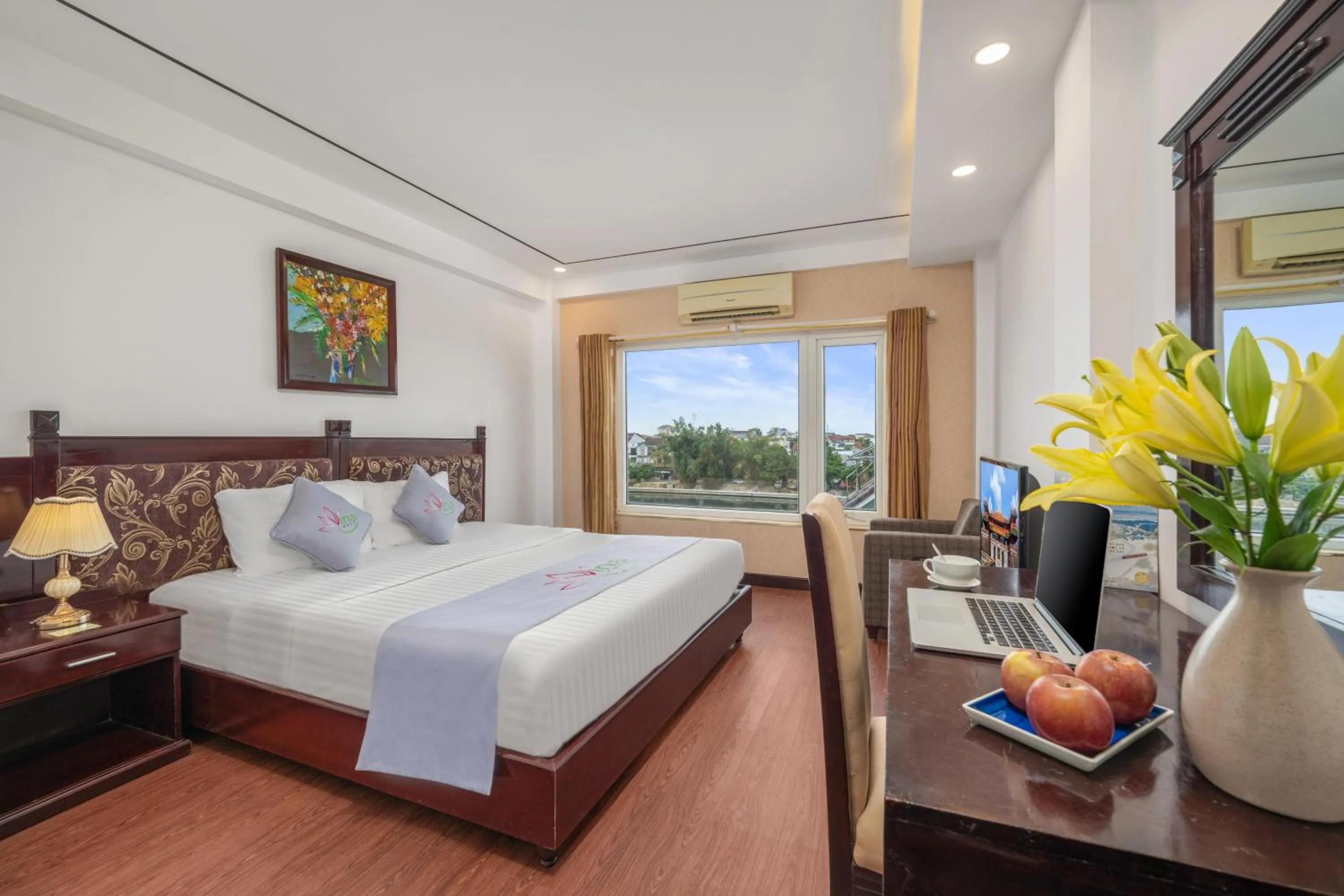 Bed in Vina Hotel Hue