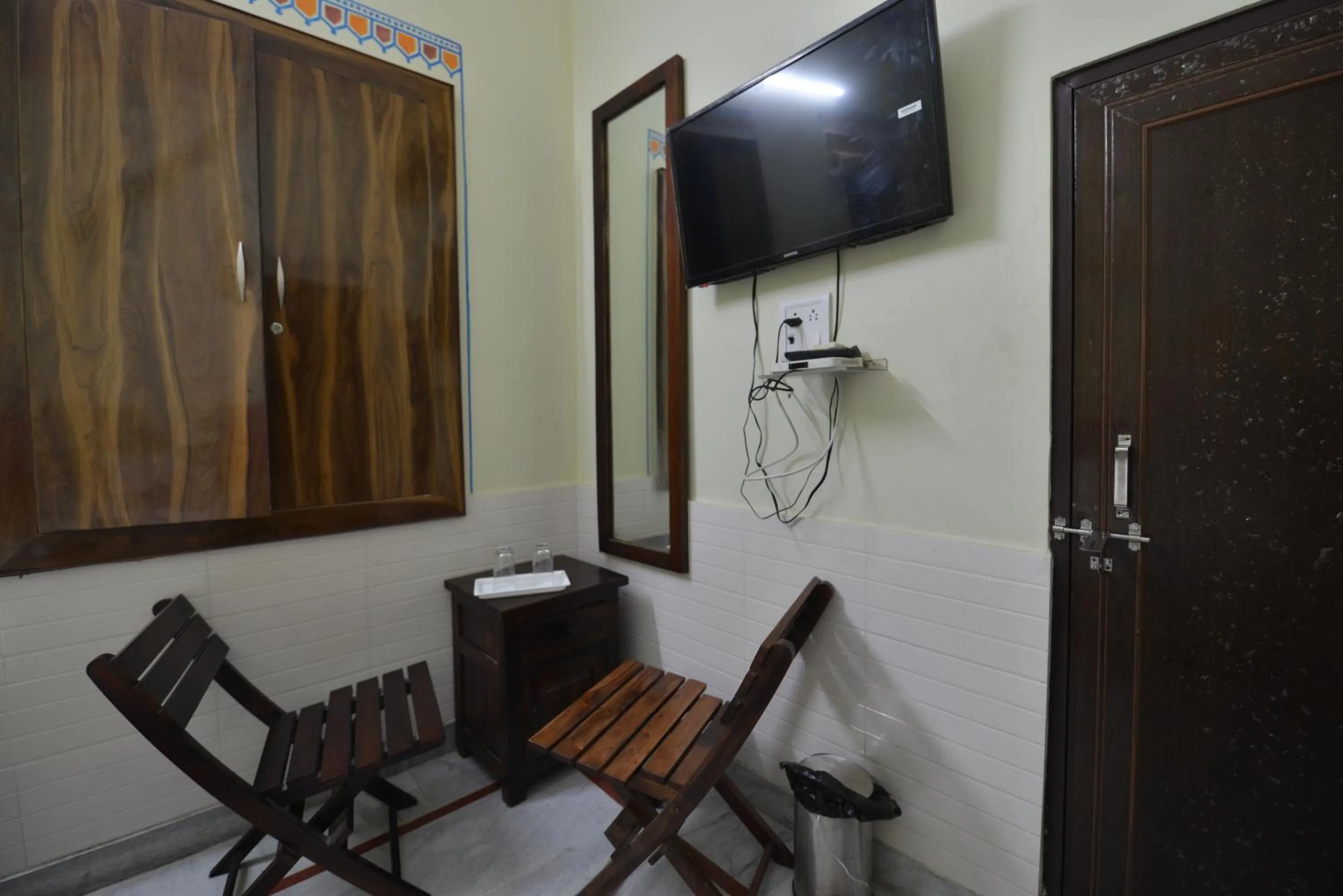 Communal lounge/ TV room in Hotel Bawarri Haveli