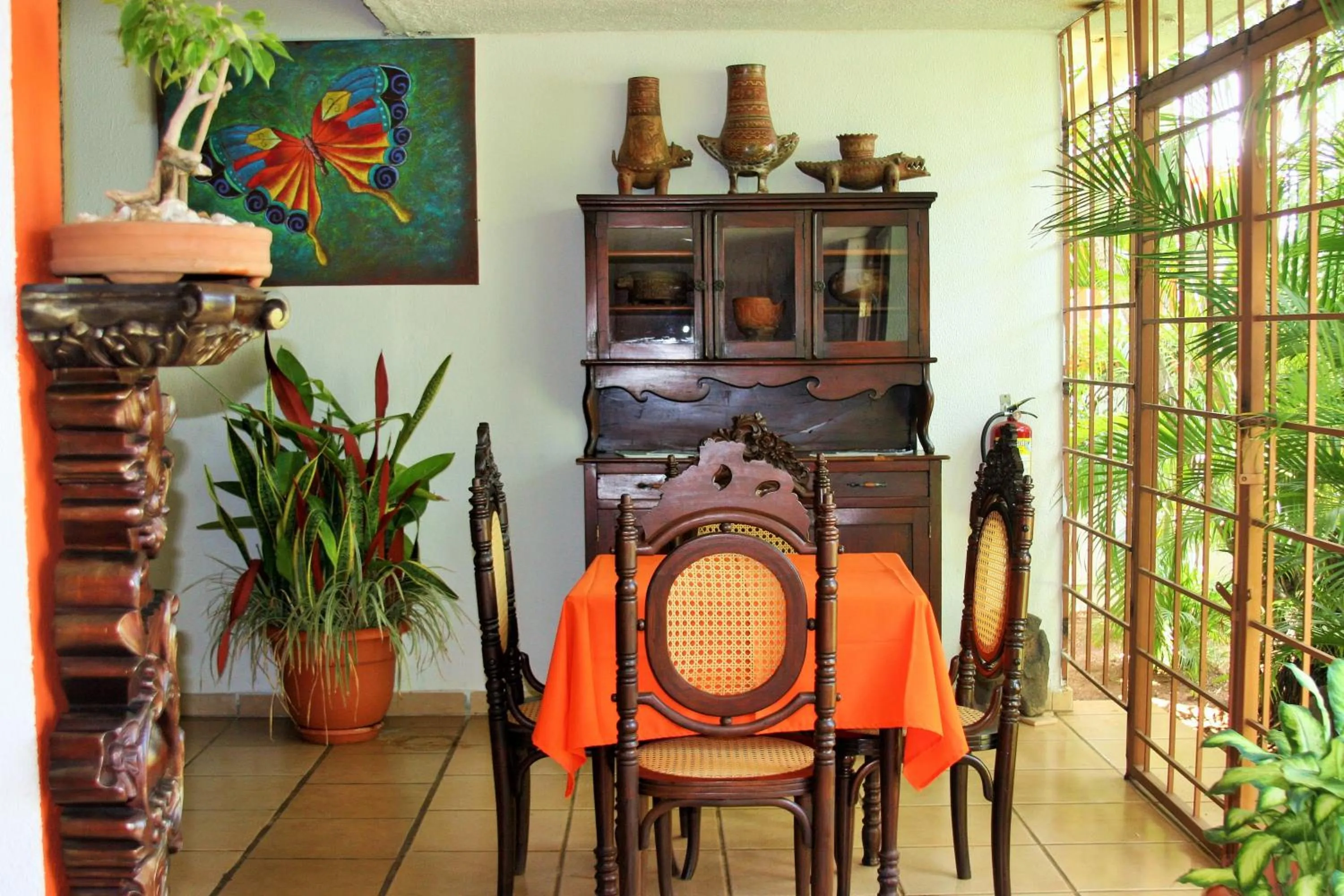 Restaurant/places to eat in La Posada del Arcangel