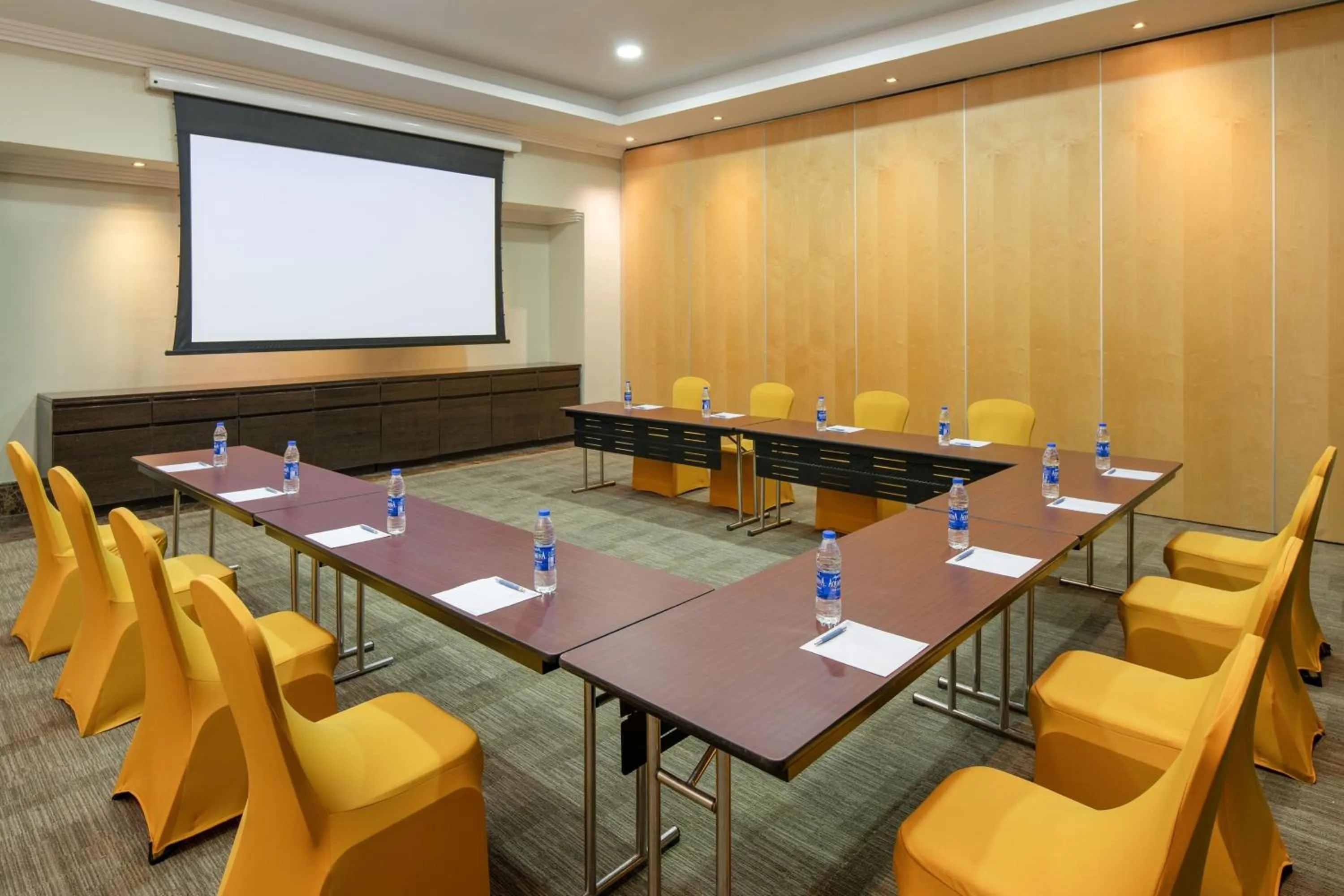 Meeting/conference room in Four Points by Sheraton Lagos