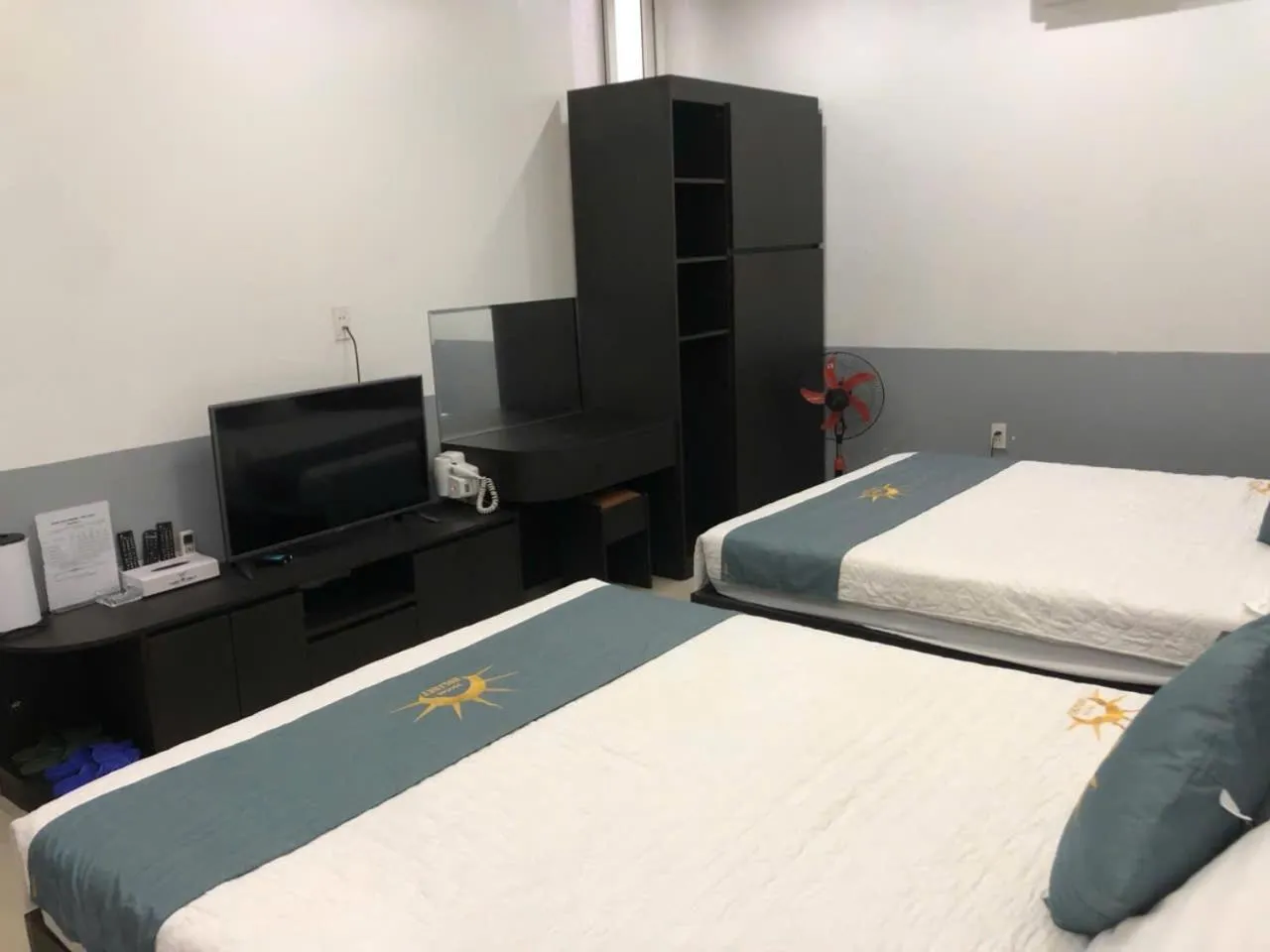 Bedroom, Bed in Holiday Hotel 2