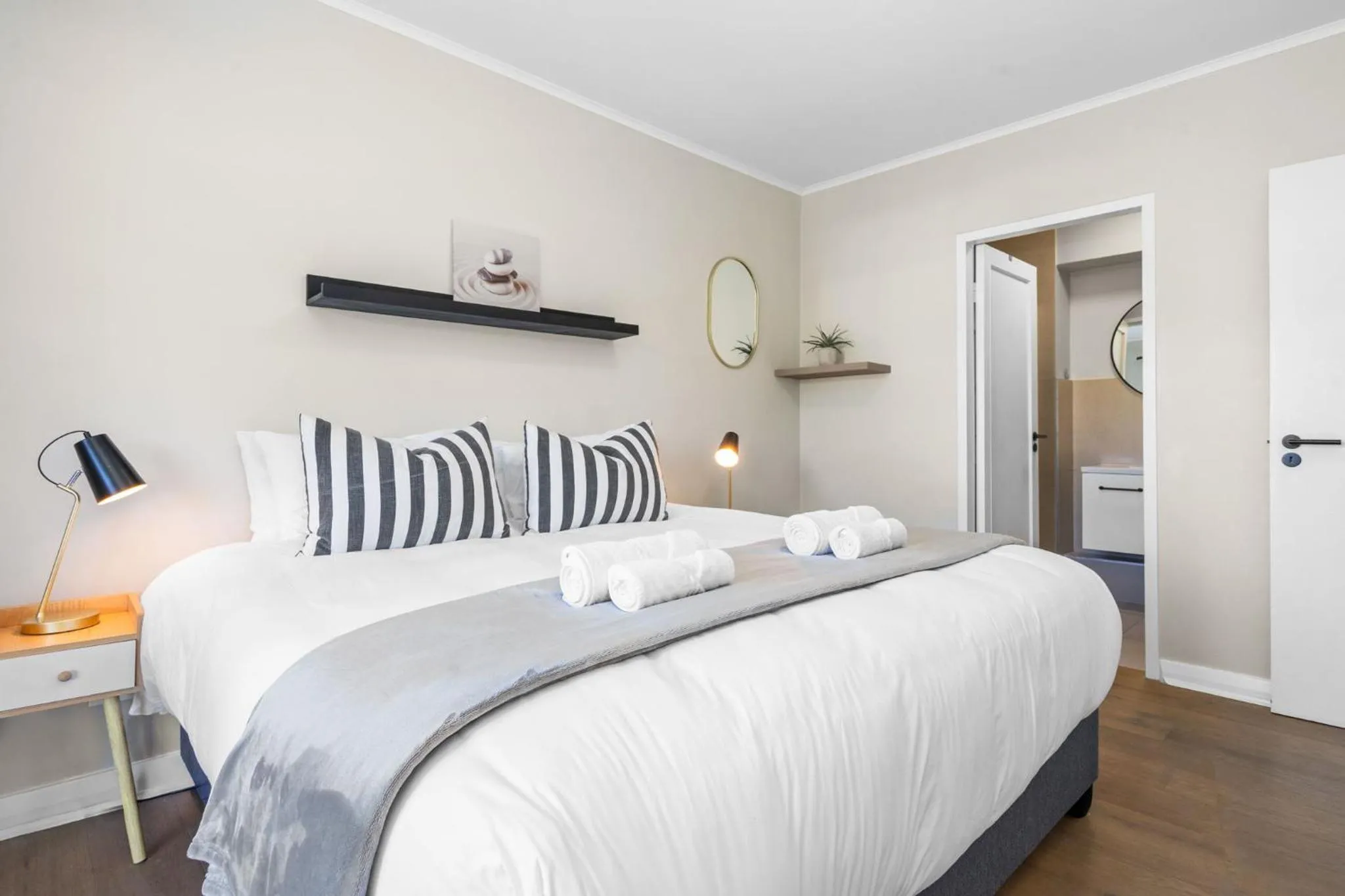 Other, Bed in Mayfair Luxury 212