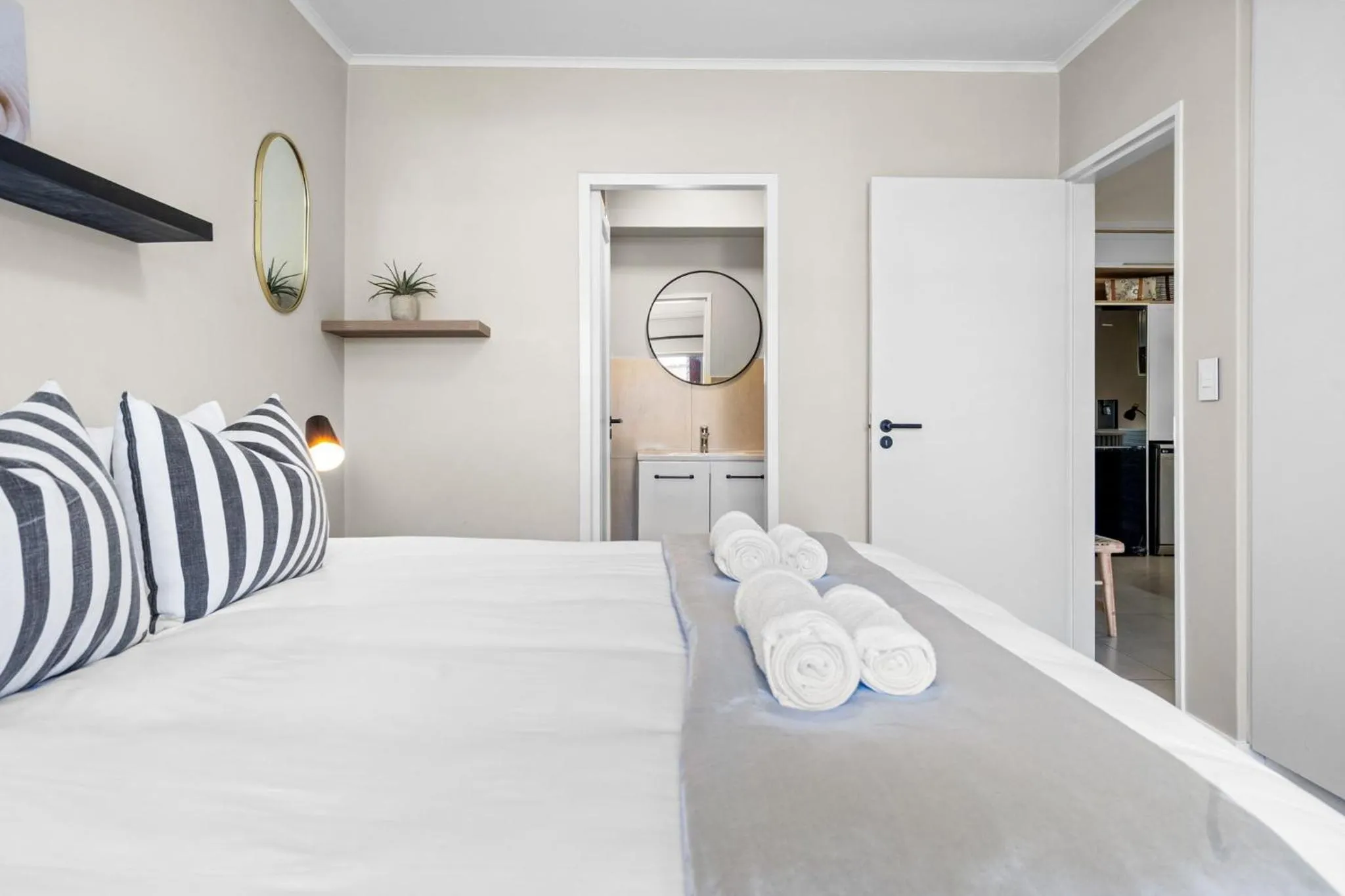 Other, Bed in Mayfair Luxury 212