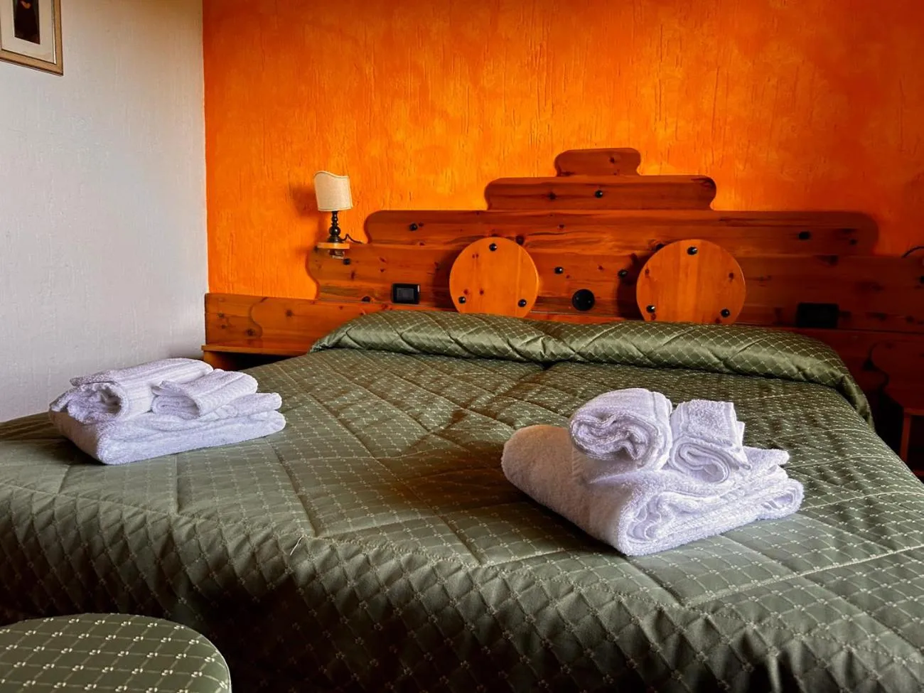 Bed in Hotel Ristorante La Baitina