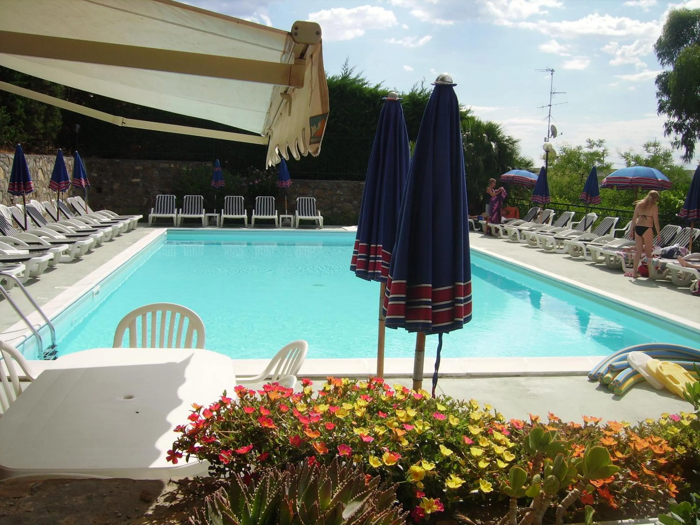 Swimming pool in Residence La Carruba