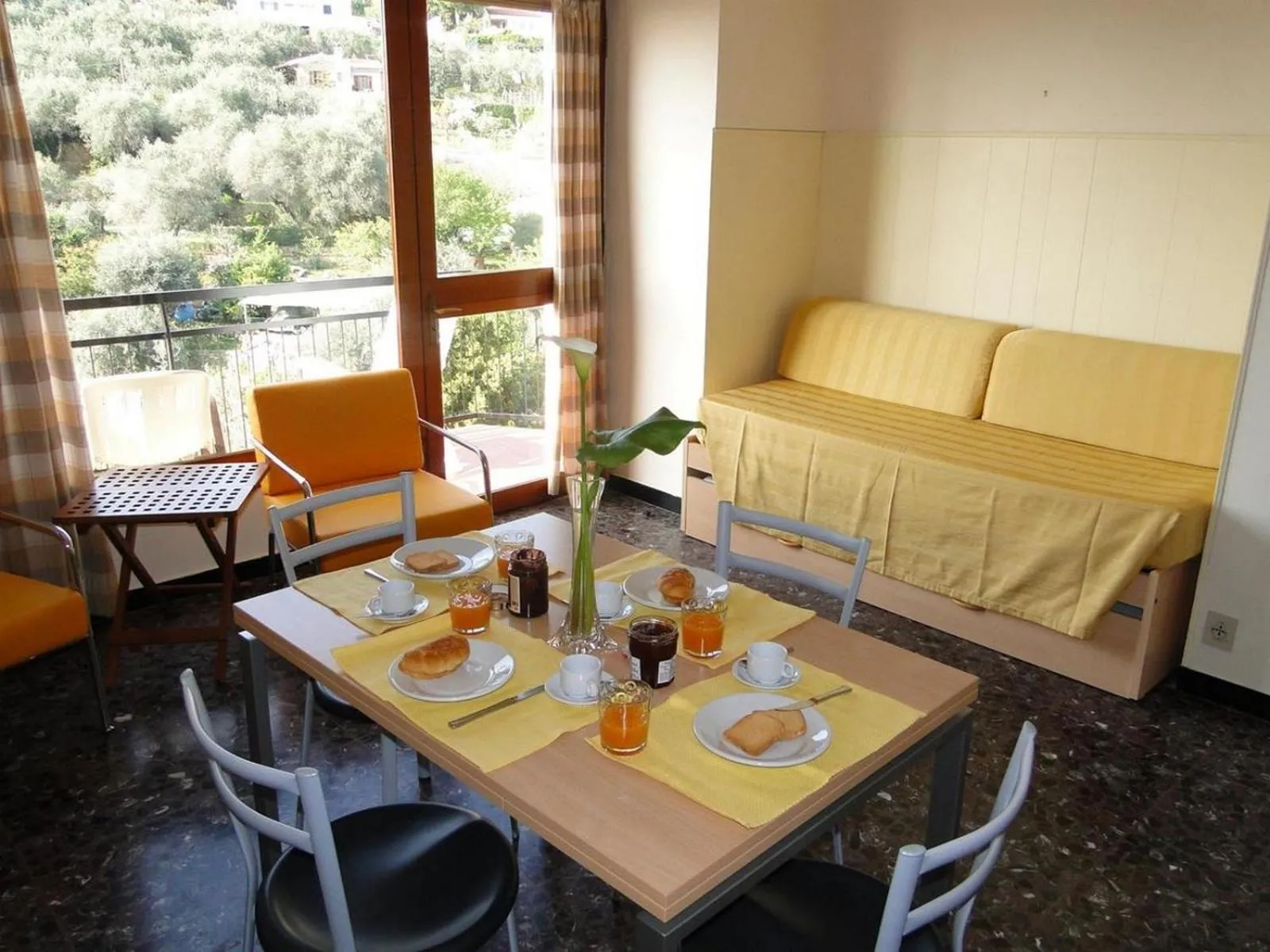 Dining area in Residence La Carruba